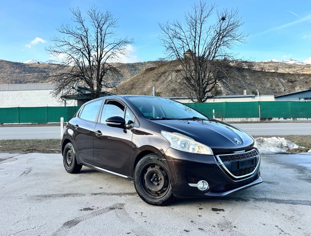 PEUGEOT 208 1.6 e-HDI Active-image-1