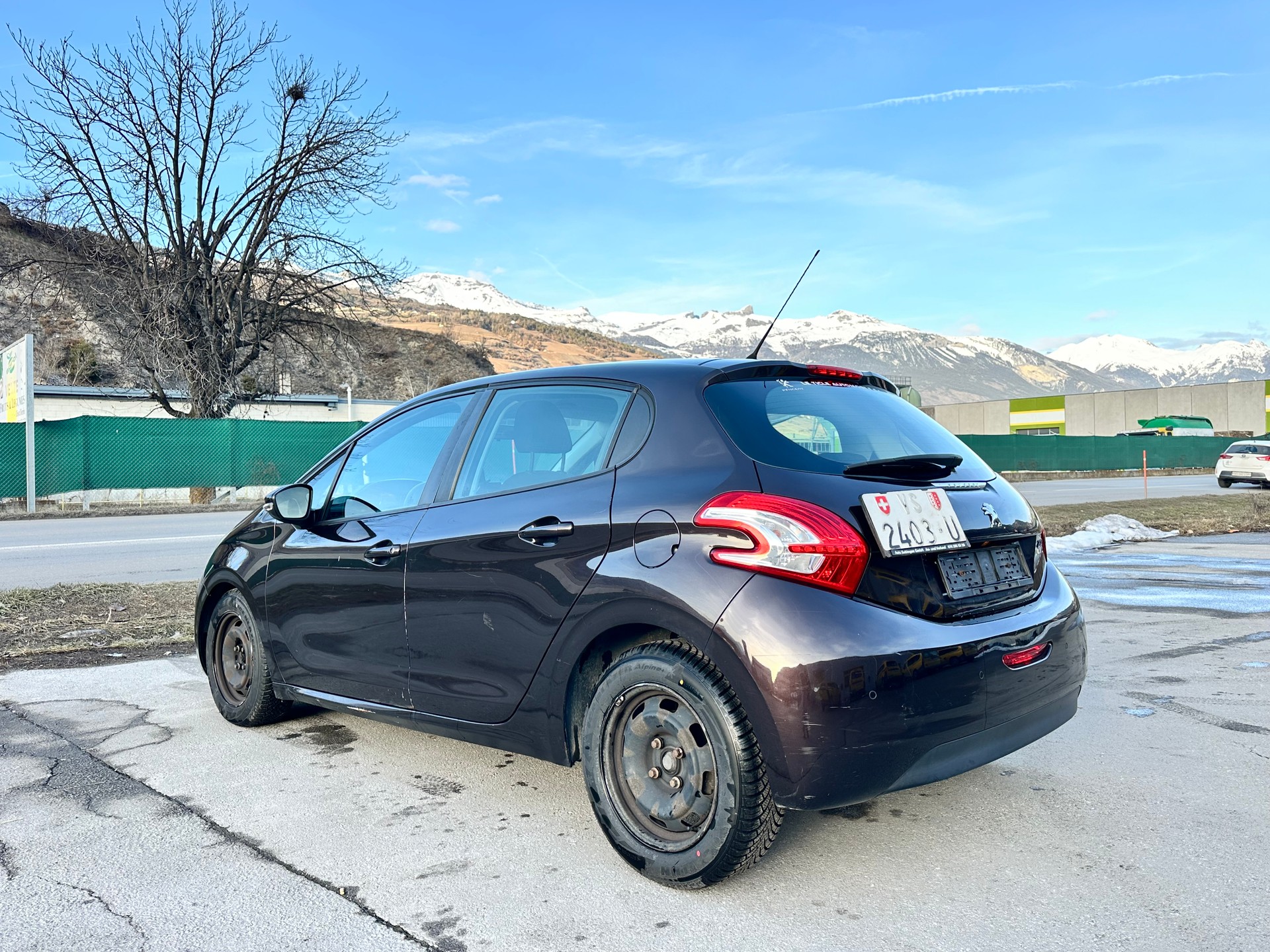 PEUGEOT 208 1.6 e-HDI Active-image-2