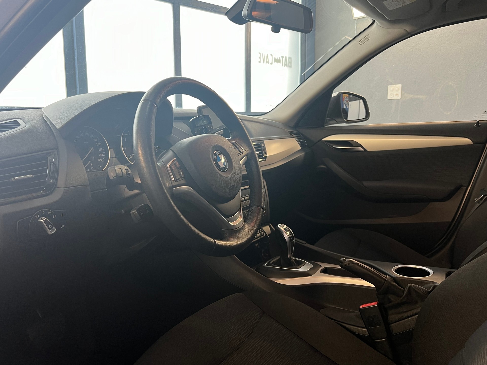 BMW X1 xDrive 20i Sport Line Steptronic-image-6