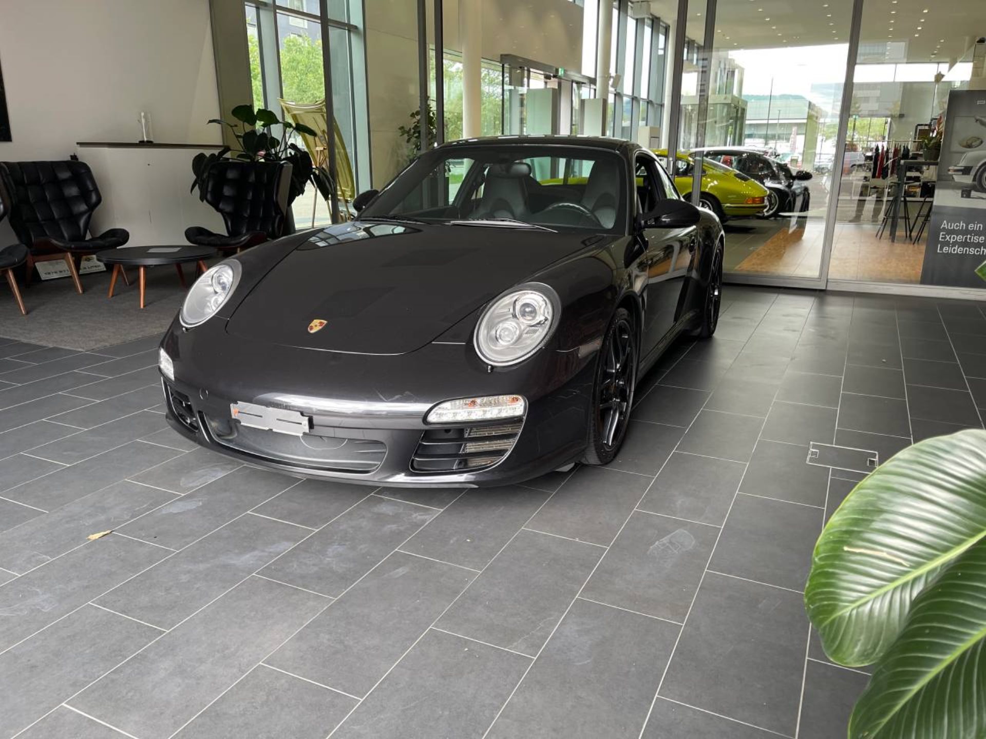 PORSCHE 911 Carrera 4S-image-20