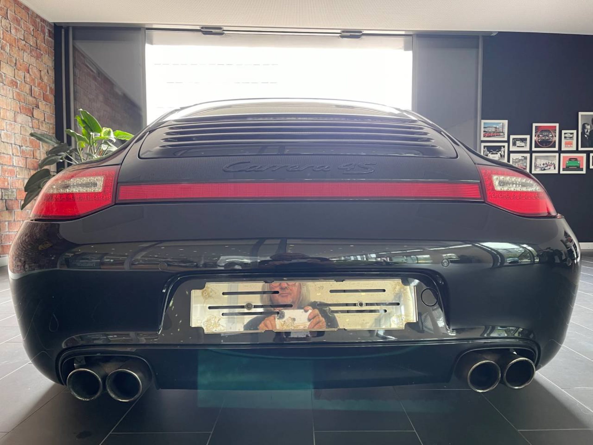 PORSCHE 911 Carrera 4S-image-9