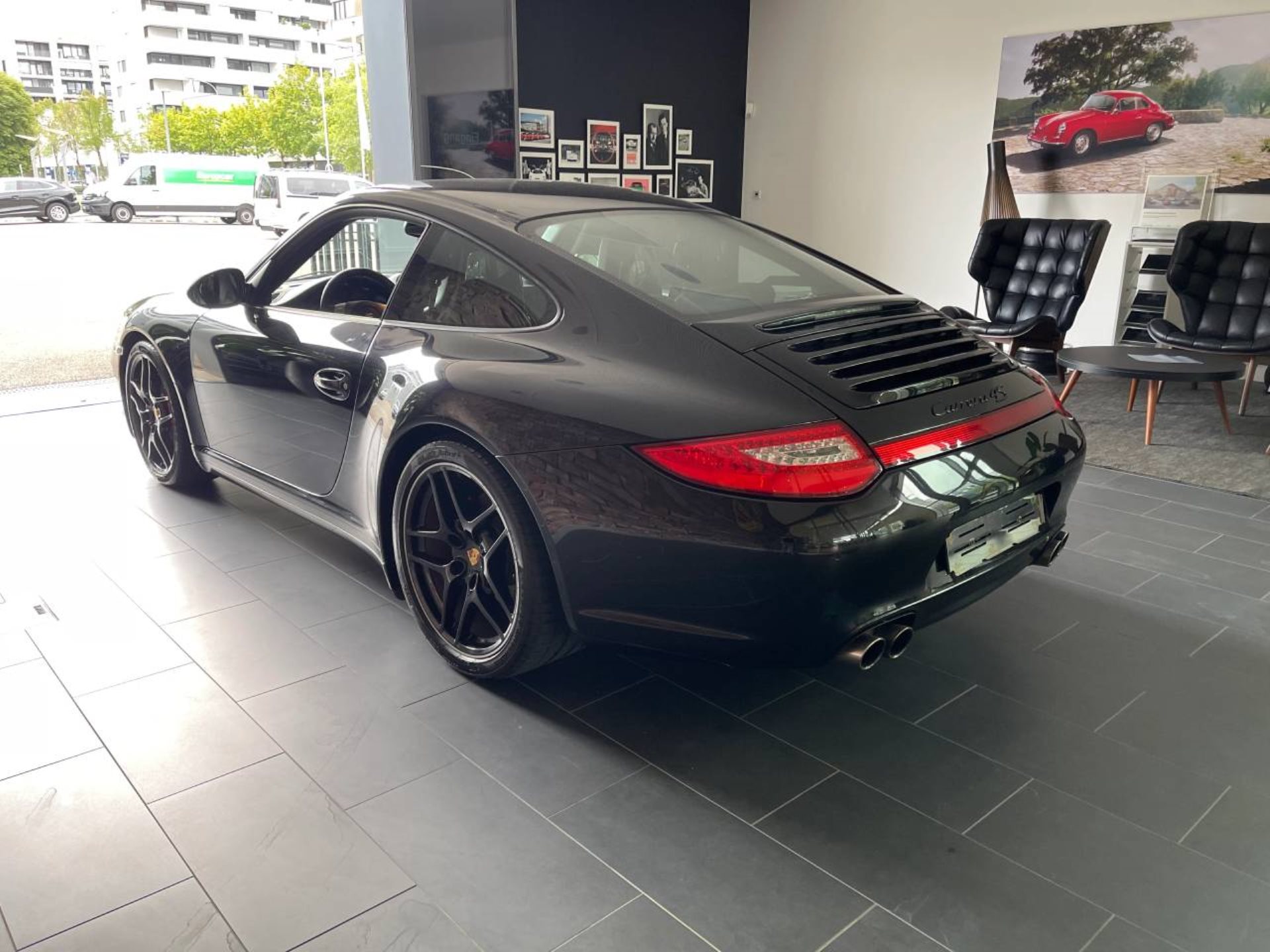 PORSCHE 911 Carrera 4S-image-10