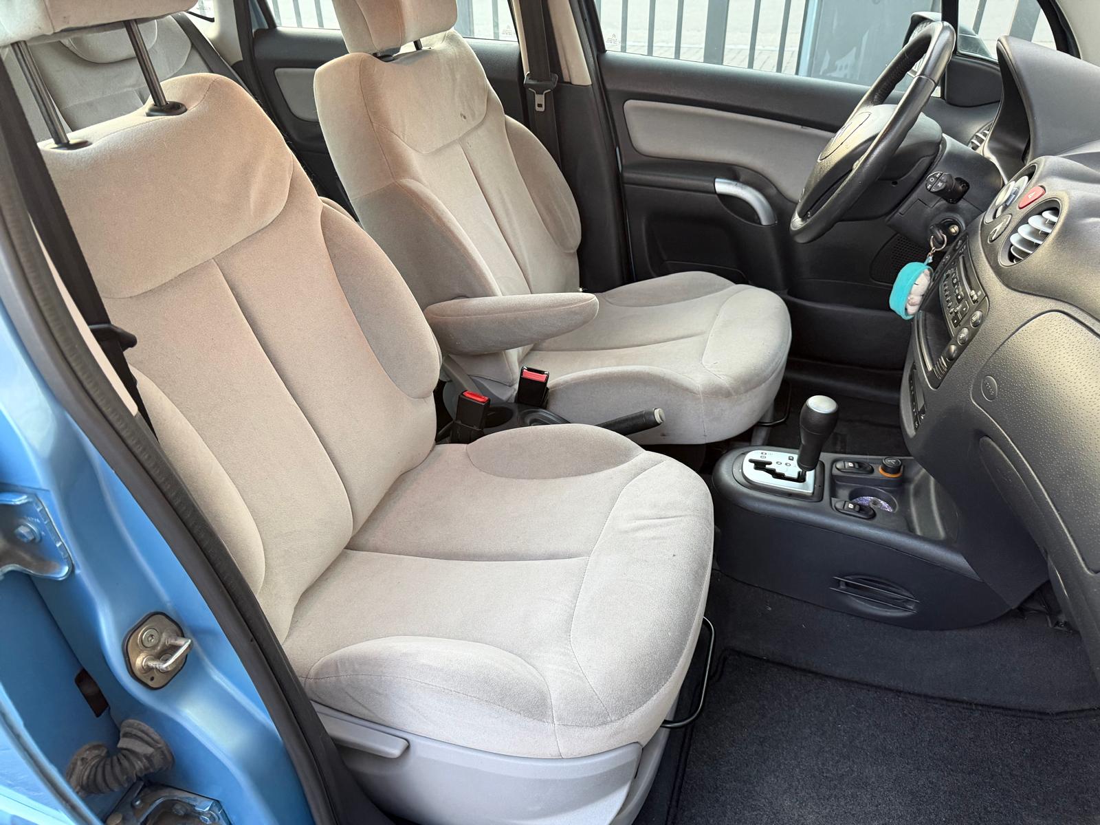 CITROEN C3 1.4i 16V Exclusive Sensodrive-image-13