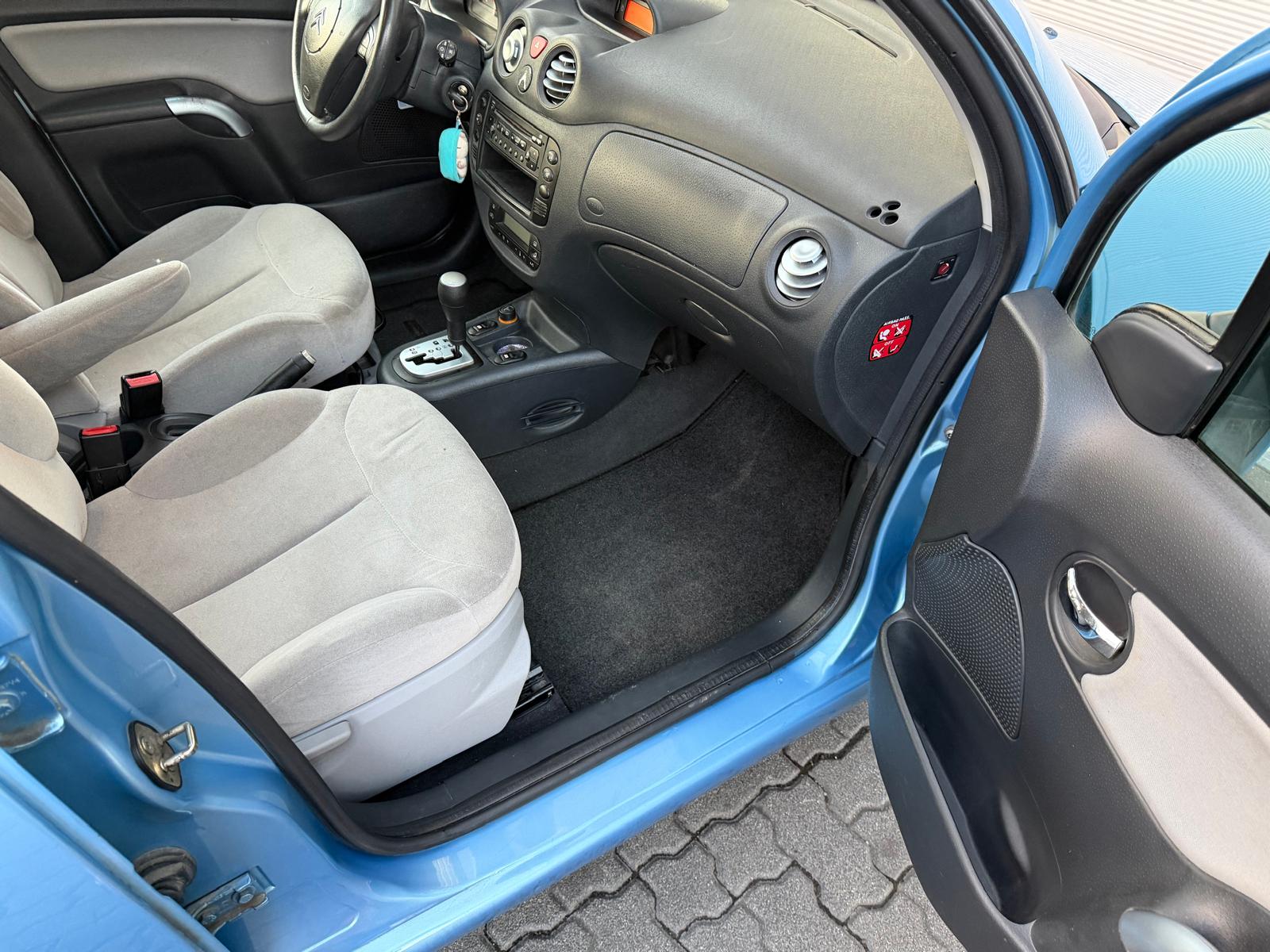 CITROEN C3 1.4i 16V Exclusive Sensodrive-image-12