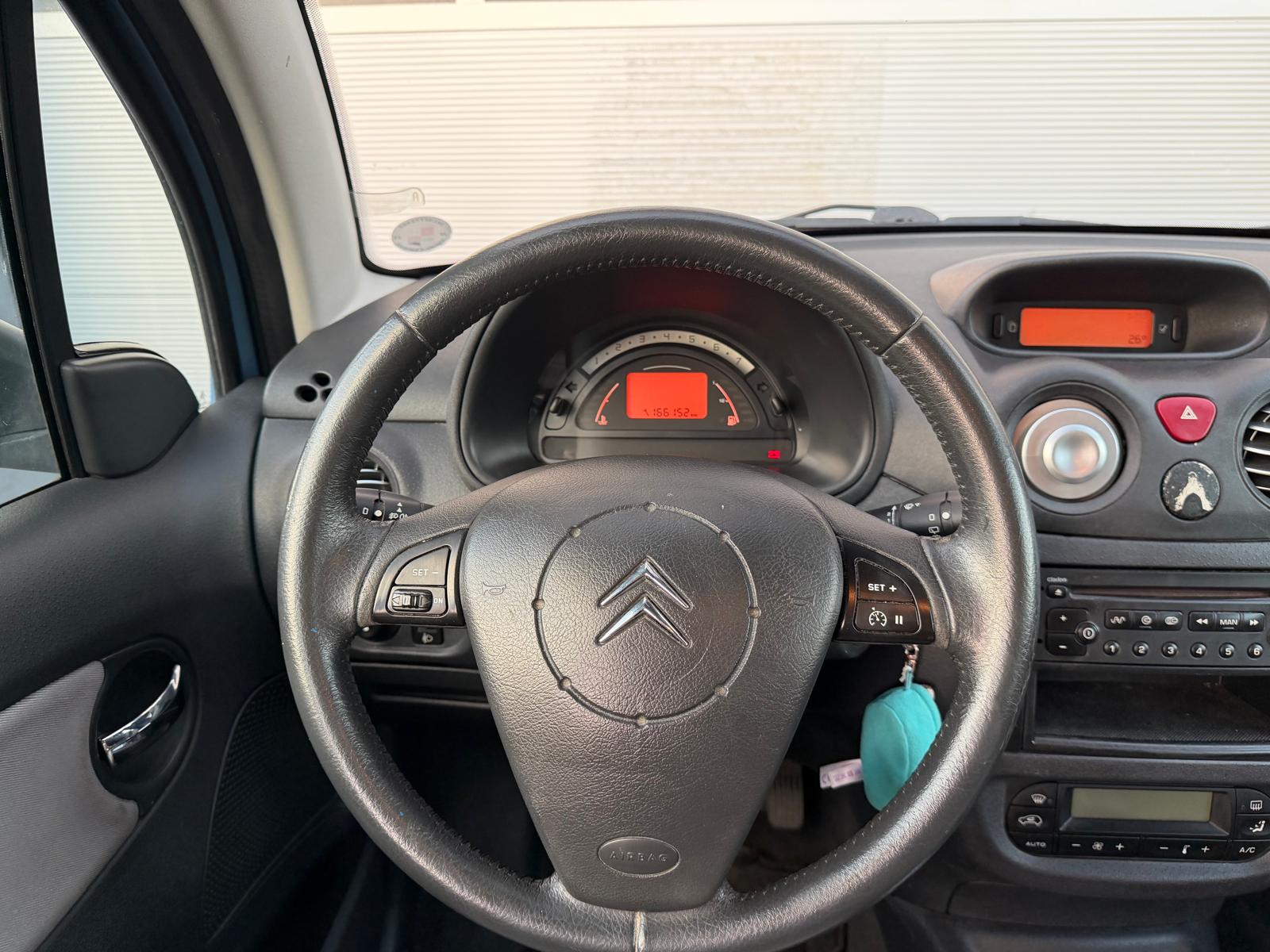 CITROEN C3 1.4i 16V Exclusive Sensodrive-image-10