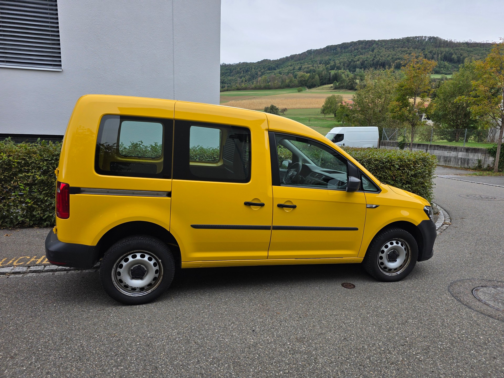 VW Caddy 2.0TDI 4Motion BlueMotion Technology DSG-image-3