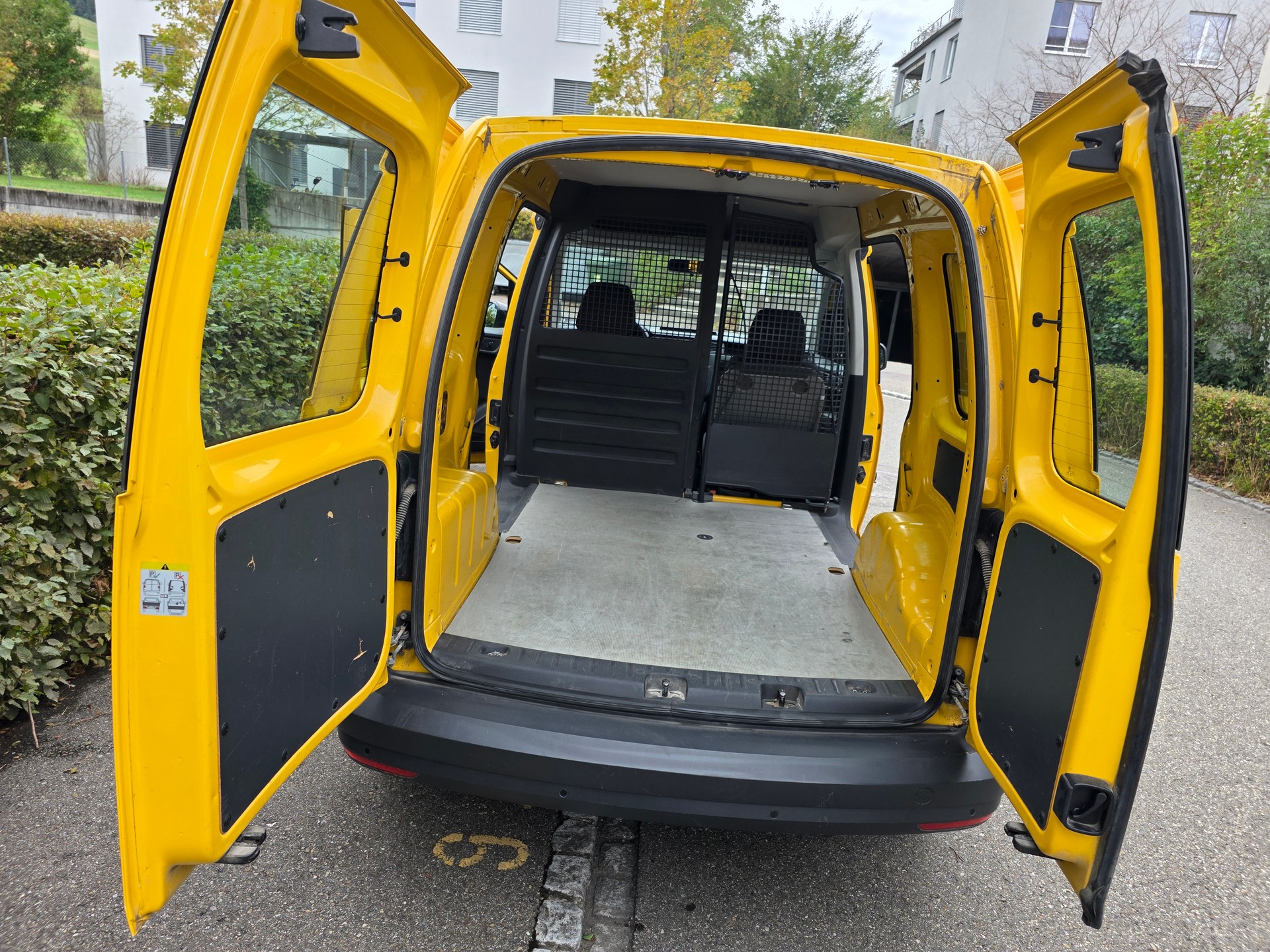 VW Caddy 2.0TDI 4Motion BlueMotion Technology DSG-image-10