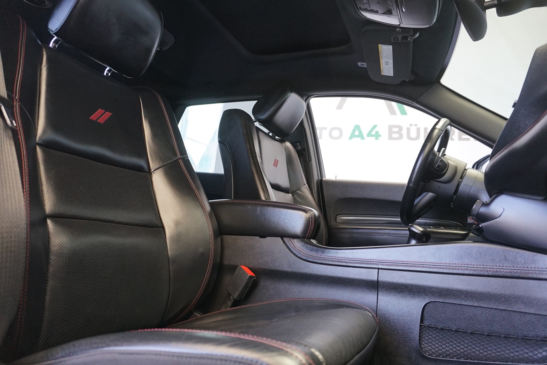 DODGE Durango 5,7i V8 R/T 4WD Hemi 365PS 7-Plätzer-image-25