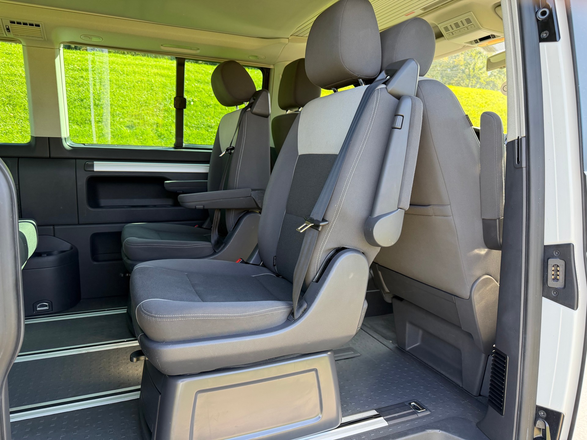 VW T5 California 2.0 Bi-TDI Beach Edition DSG-image-9