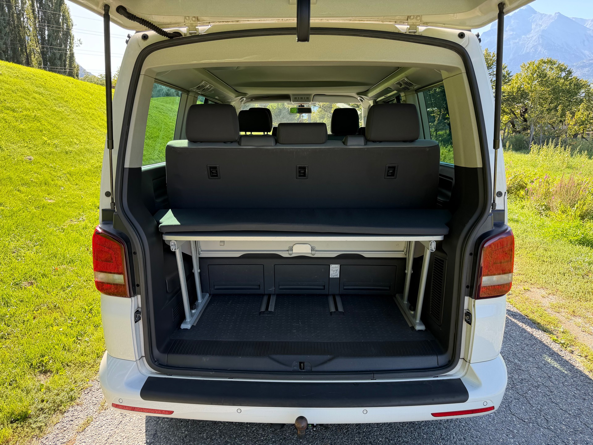 VW T5 California 2.0 Bi-TDI Beach Edition DSG-image-10