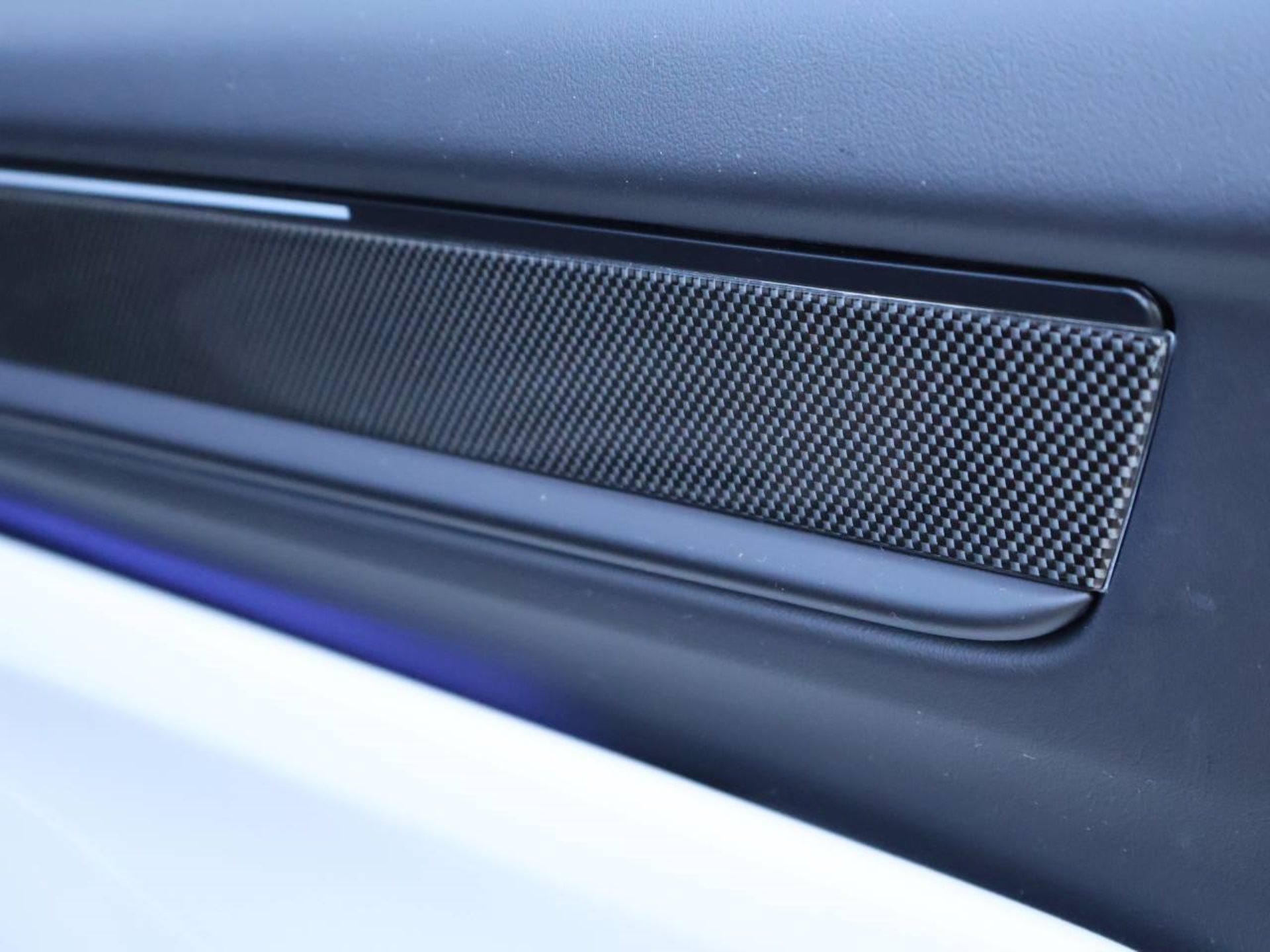 PORSCHE Macan Turbo-image-28