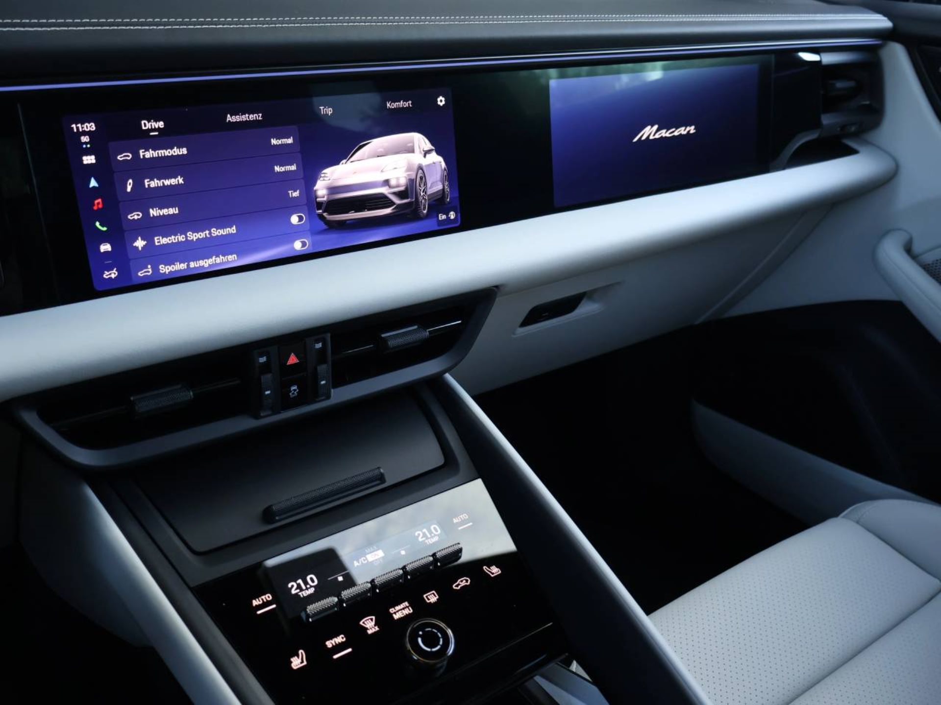 PORSCHE Macan Turbo-image-16