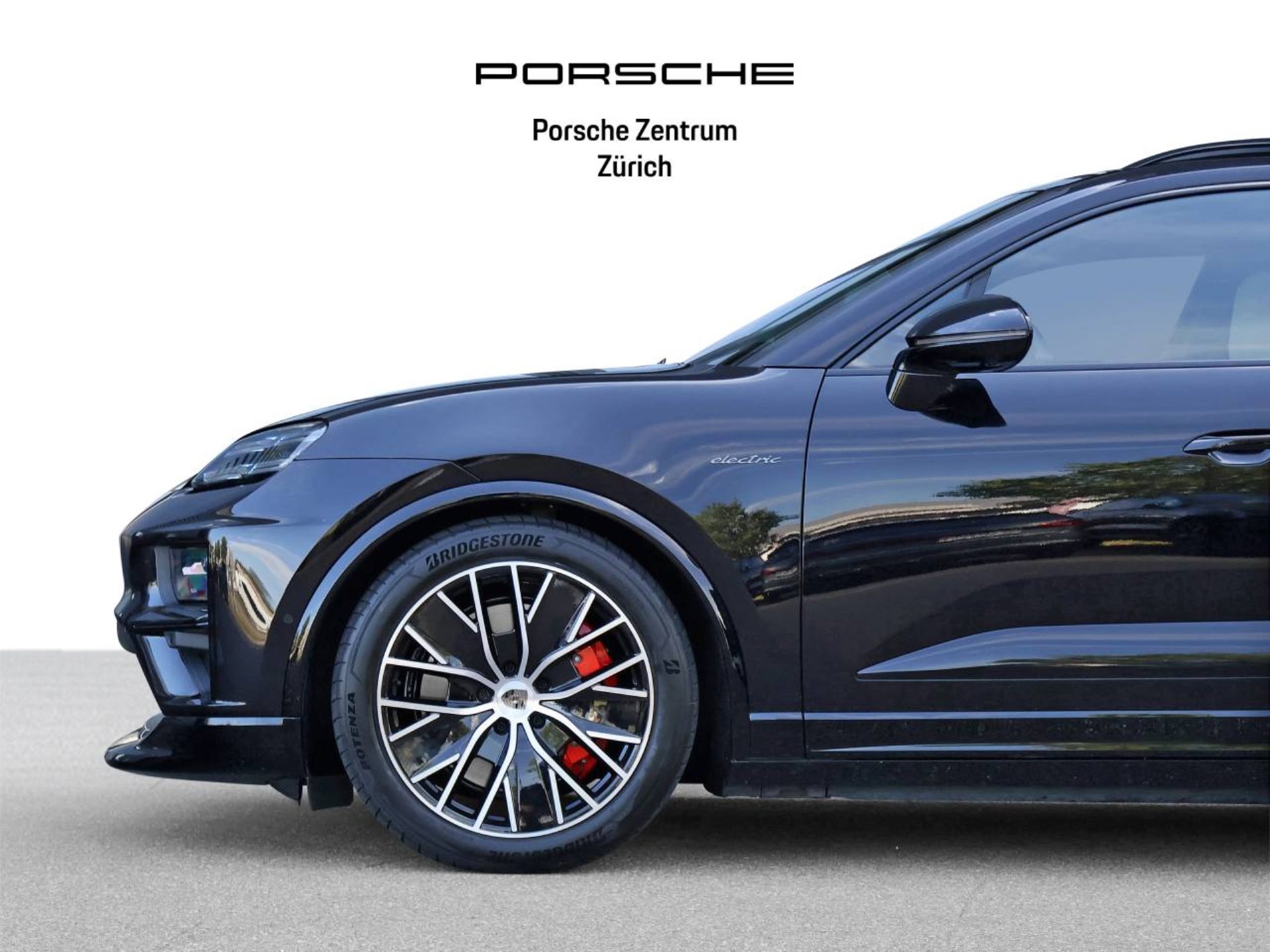 PORSCHE Macan Turbo-image-9