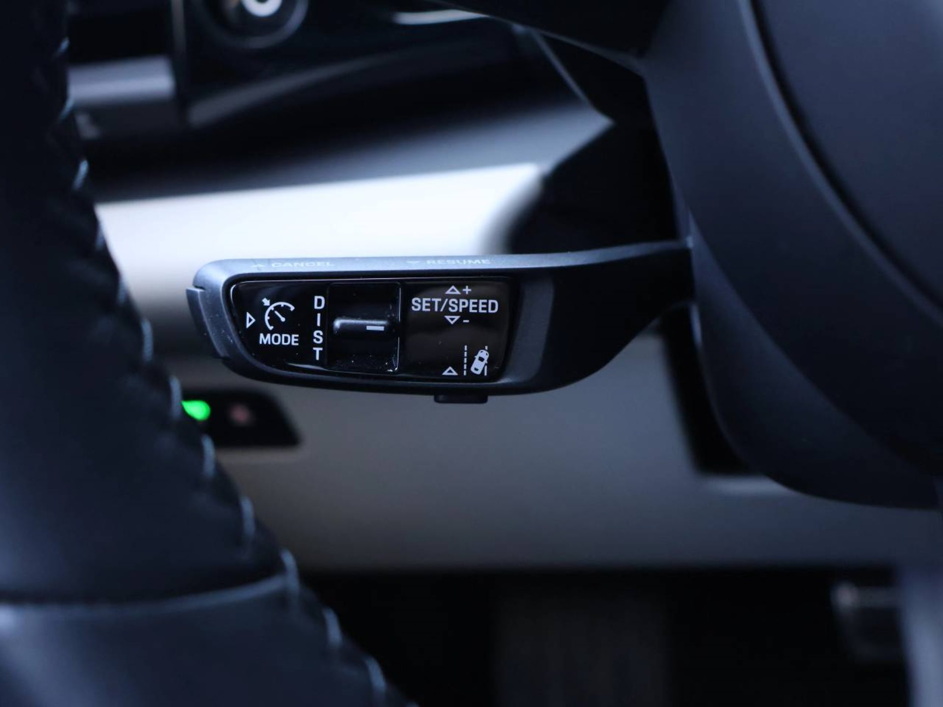PORSCHE Macan Turbo-image-24