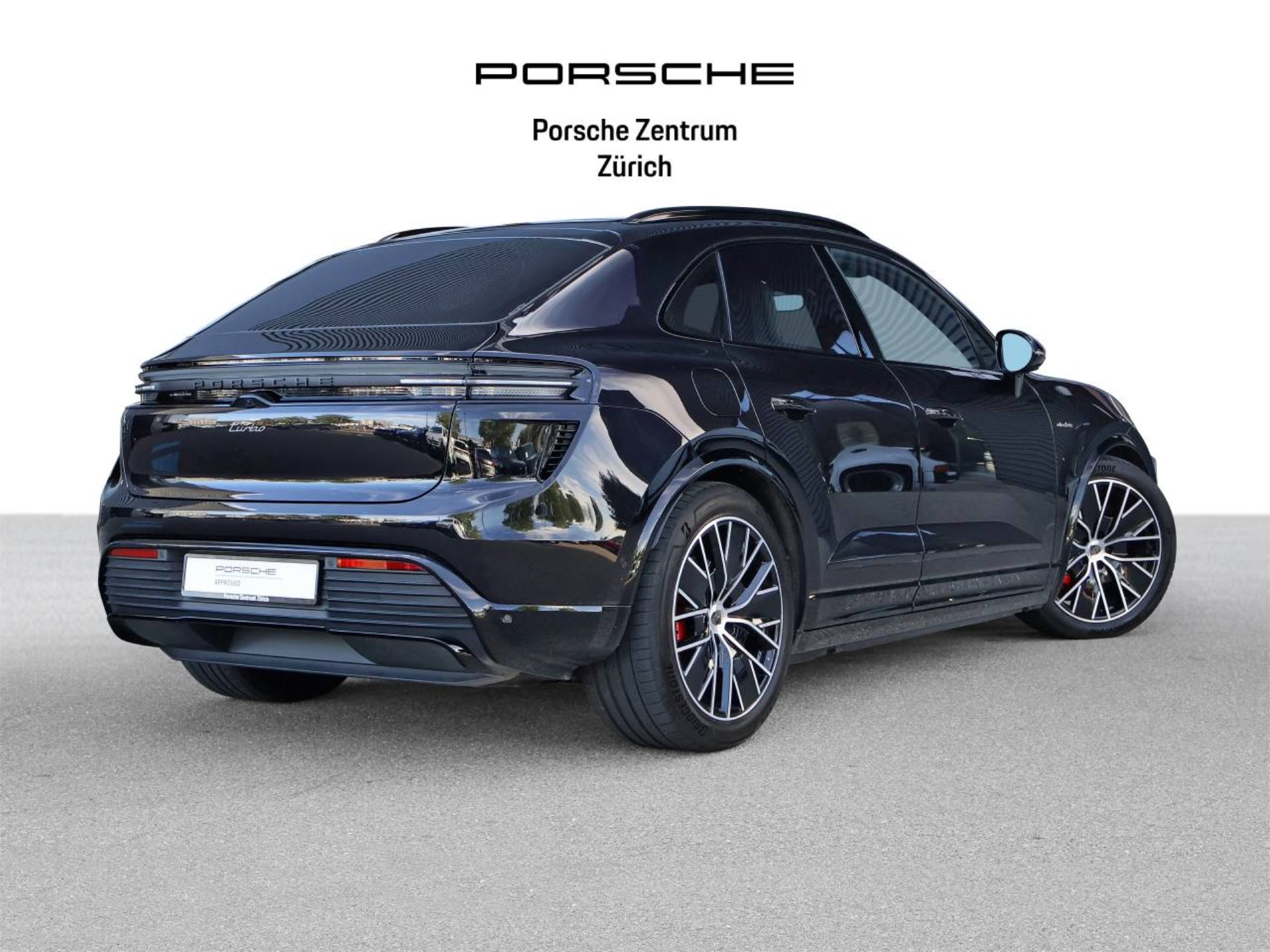 PORSCHE Macan Turbo-image-5