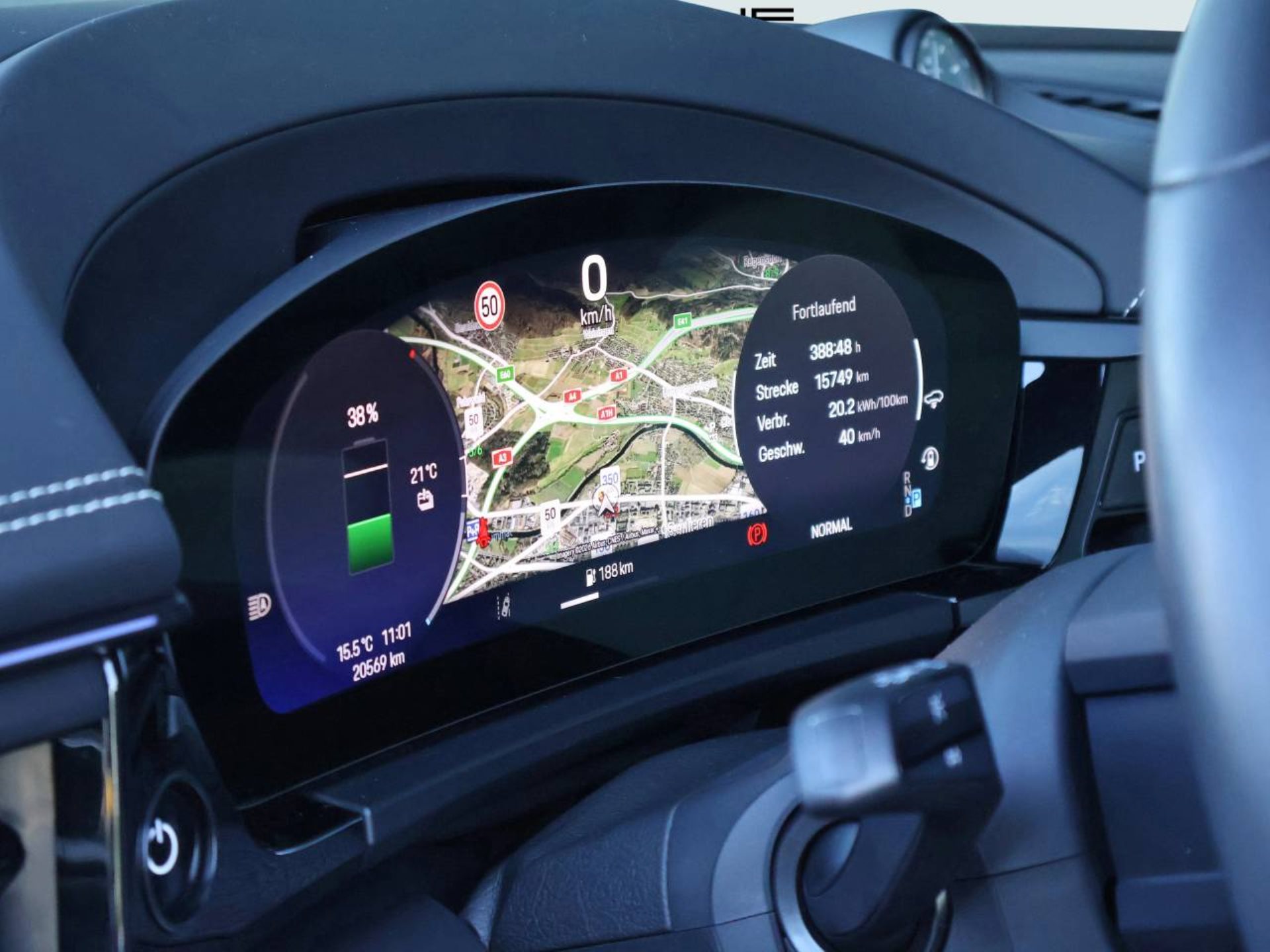 PORSCHE Macan Turbo-image-20