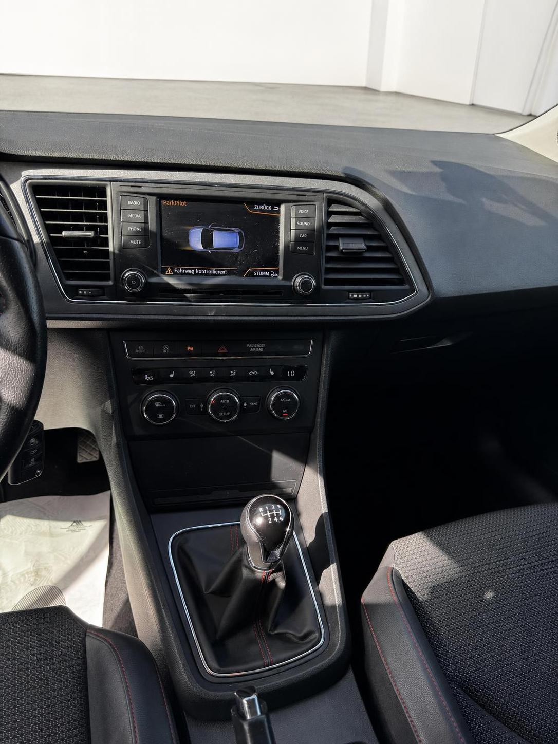 SEAT Leon 1.4 TSI FR-image-10
