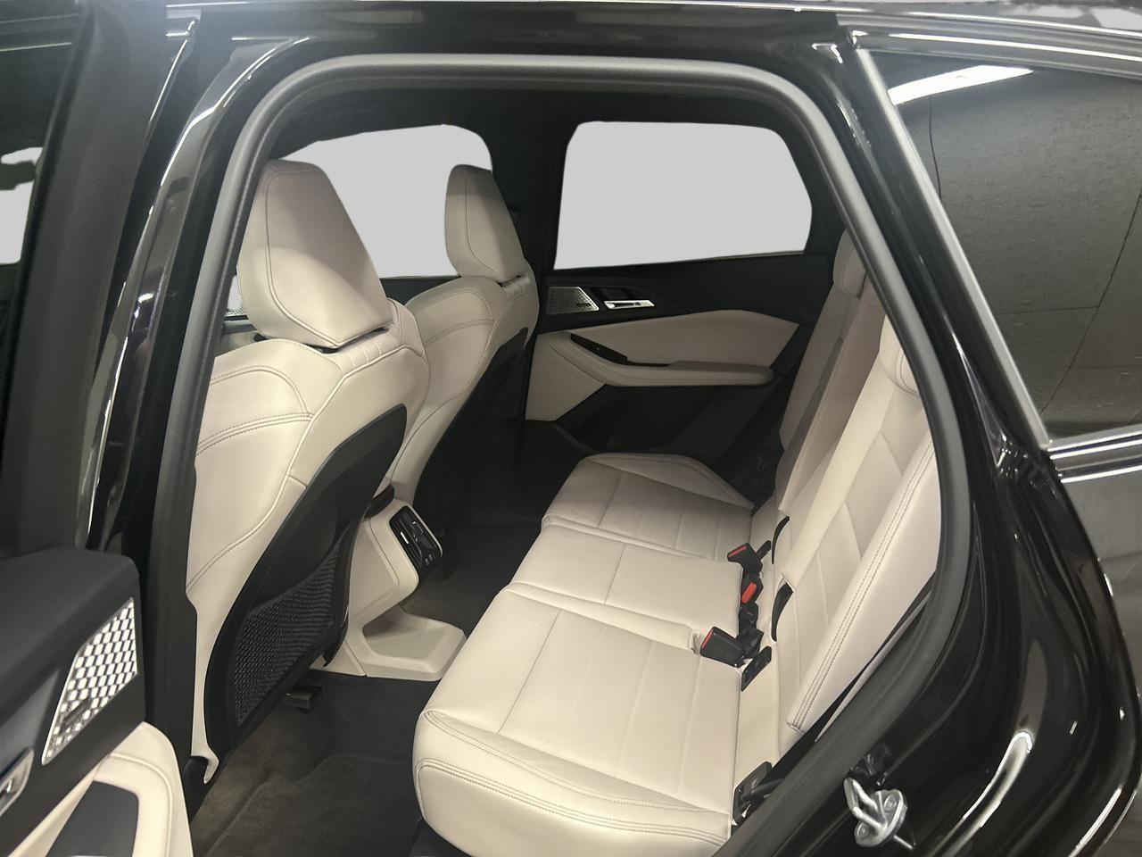 BMW 220i AT M Sport-image-14