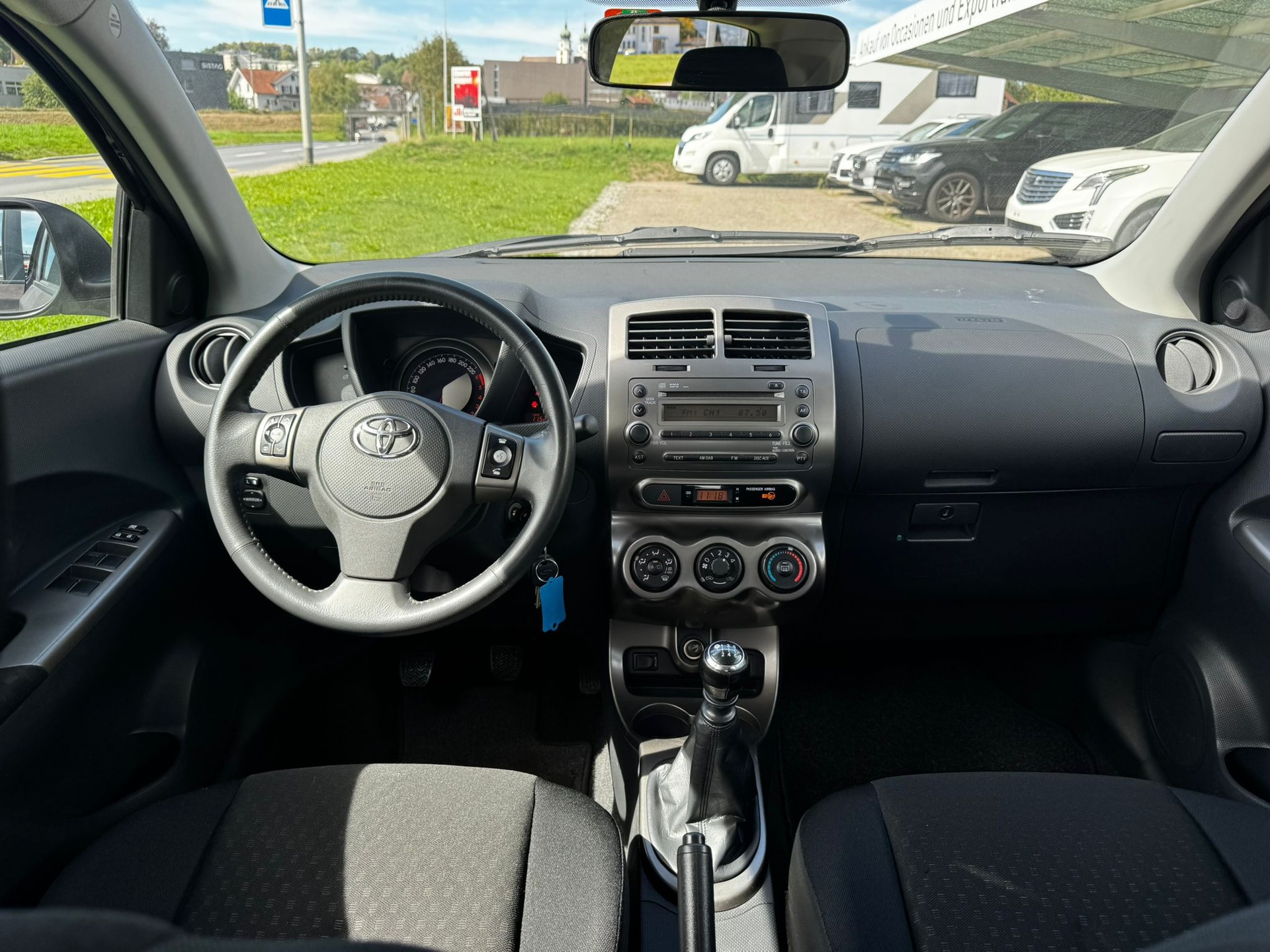 TOYOTA UrbanCruiser 1.4 D-4D Linea Terra 4WD-image-6