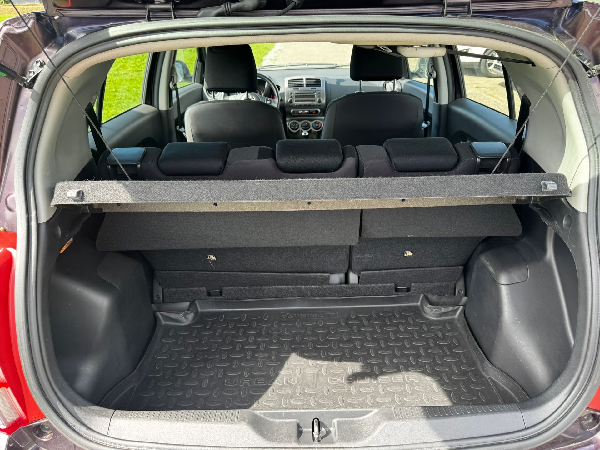 TOYOTA UrbanCruiser 1.4 D-4D Linea Terra 4WD-image-9