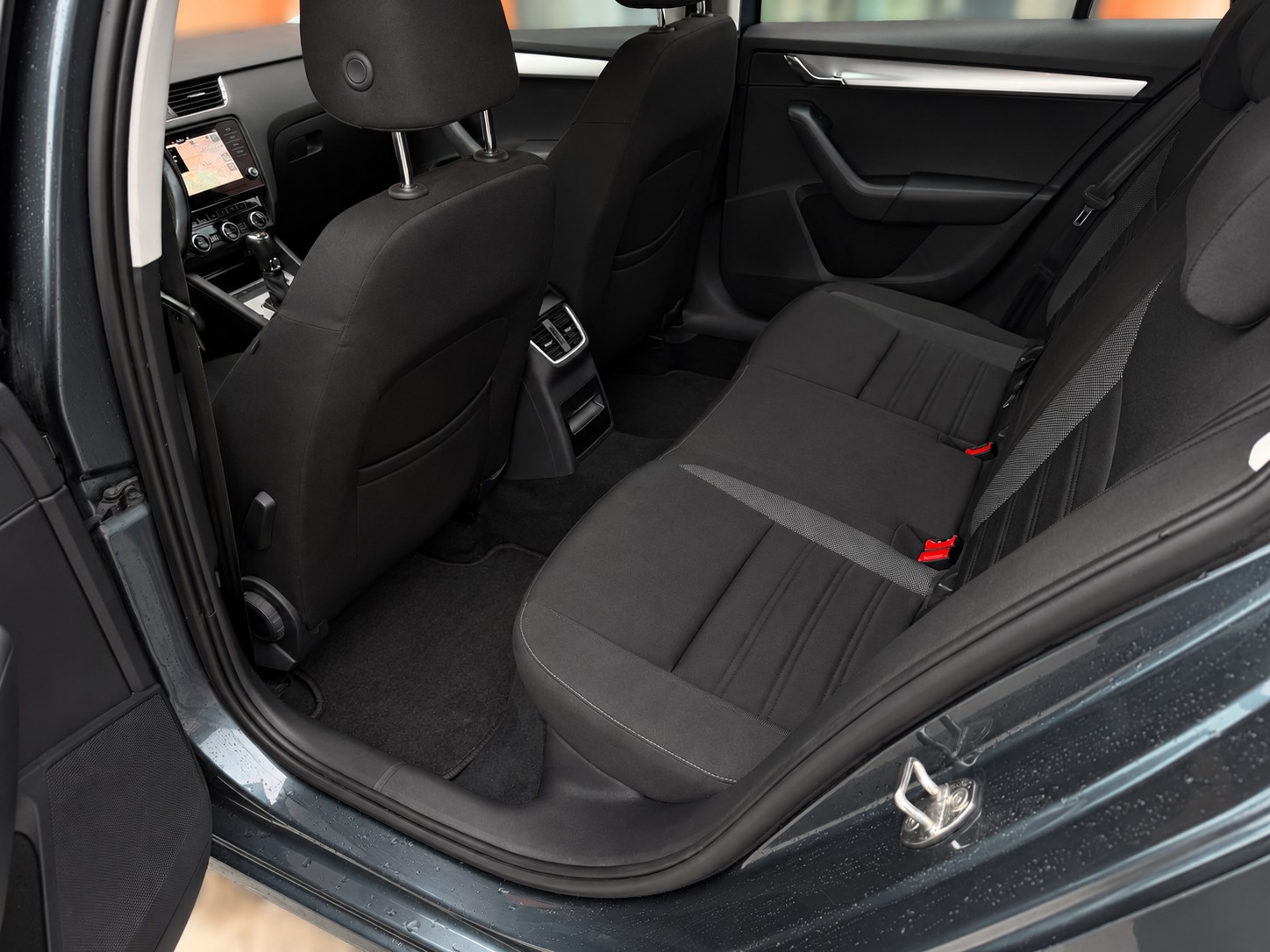 SKODA Octavia Combi 2.0 TDI Clever 4x4-image-8