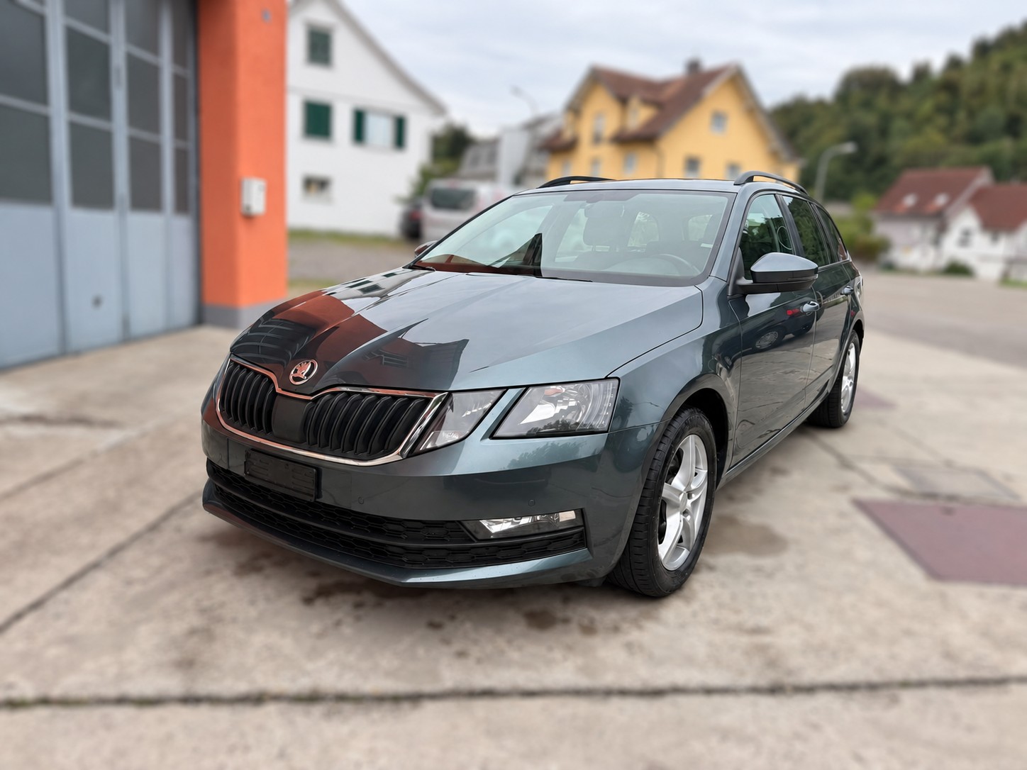 SKODA Octavia Combi 2.0 TDI Clever 4x4-image-0