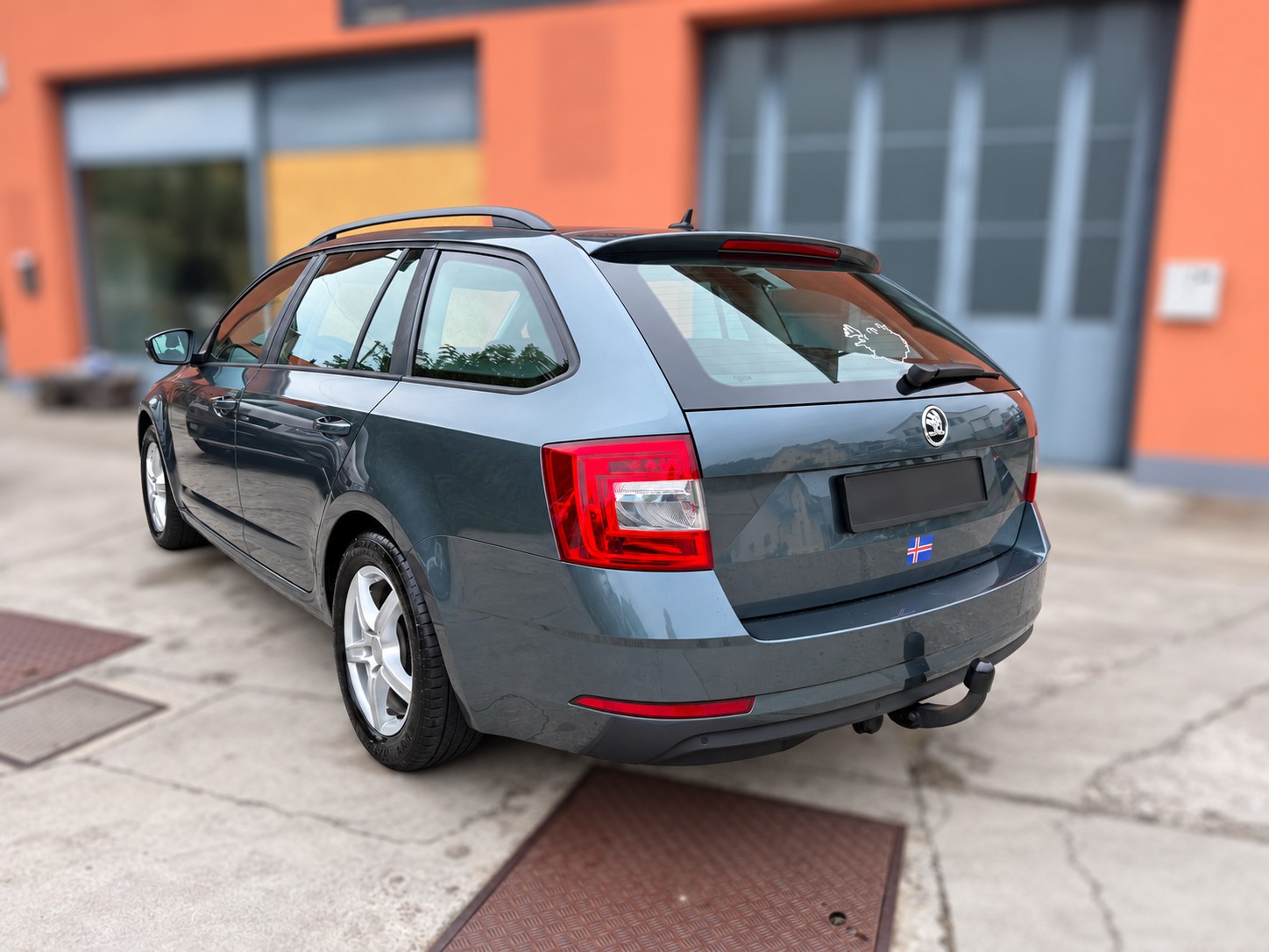 SKODA Octavia Combi 2.0 TDI Clever 4x4-image-2