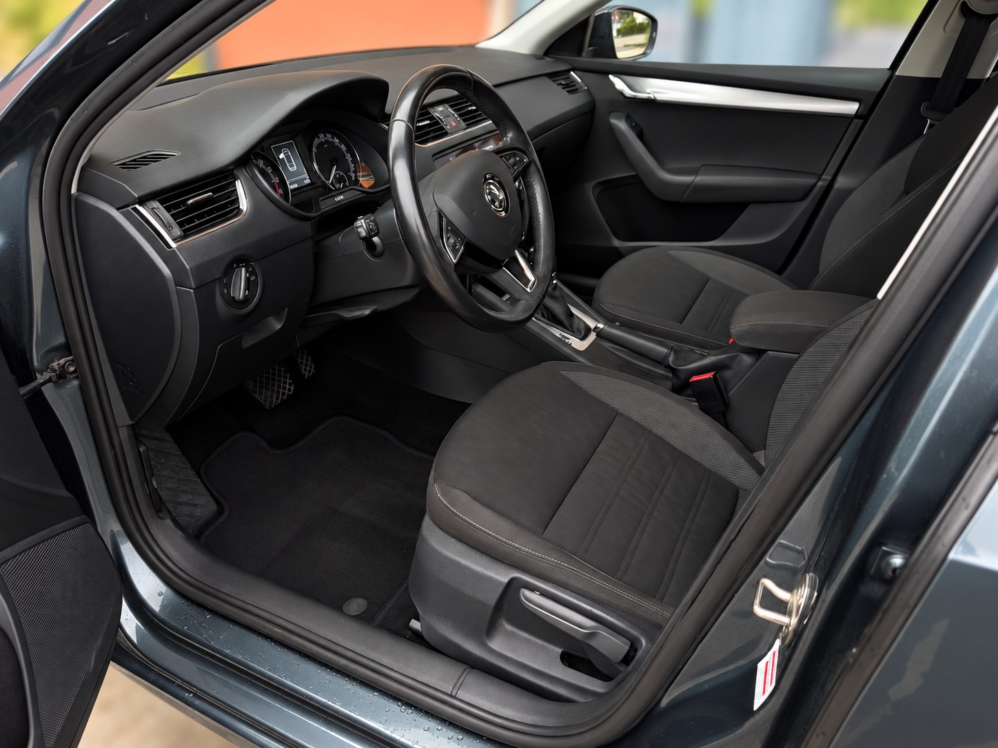 SKODA Octavia Combi 2.0 TDI Clever 4x4-image-7