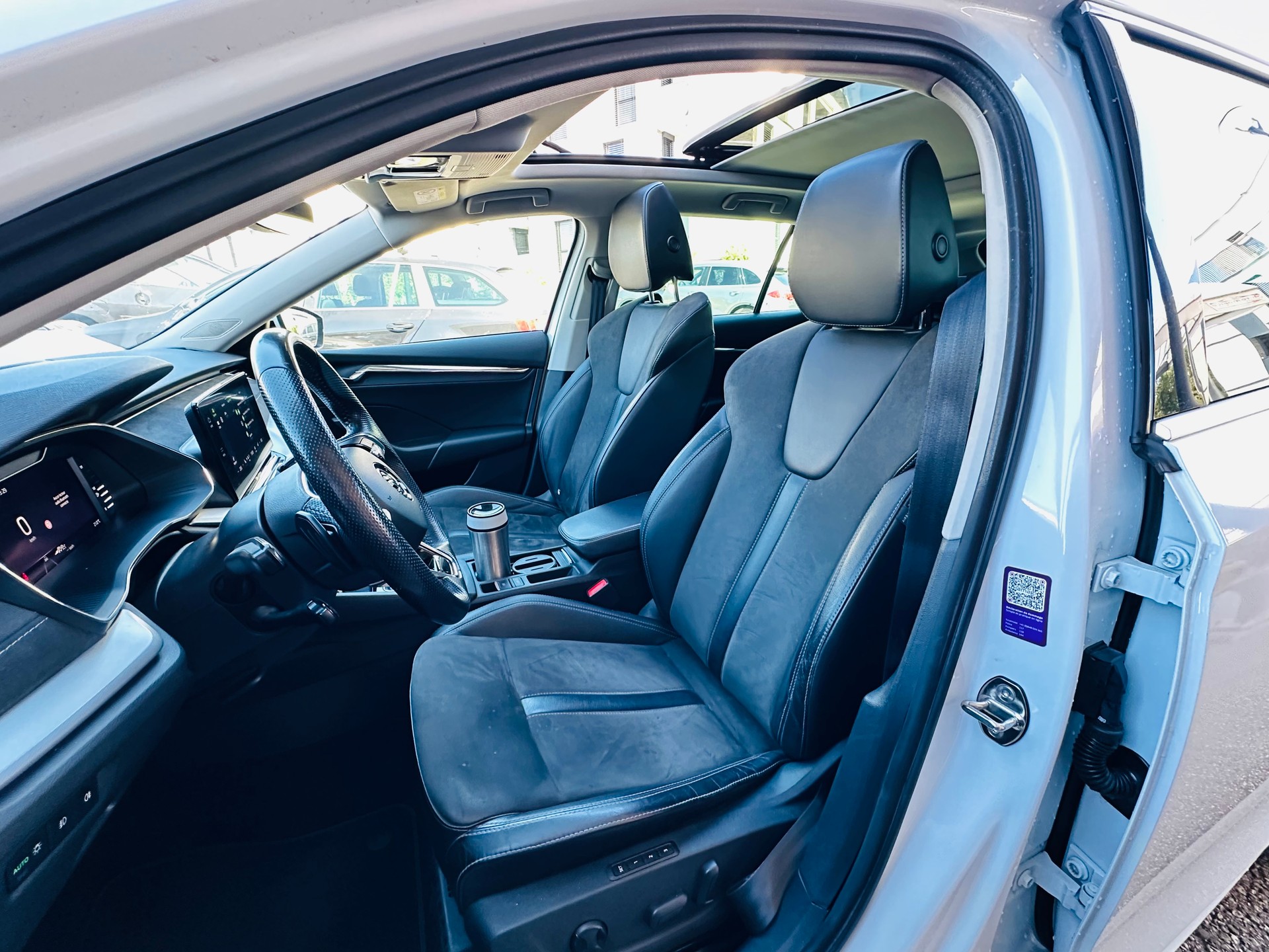 SKODA Octavia Combi 1.4 TSI PHEV DSG Style-image-9