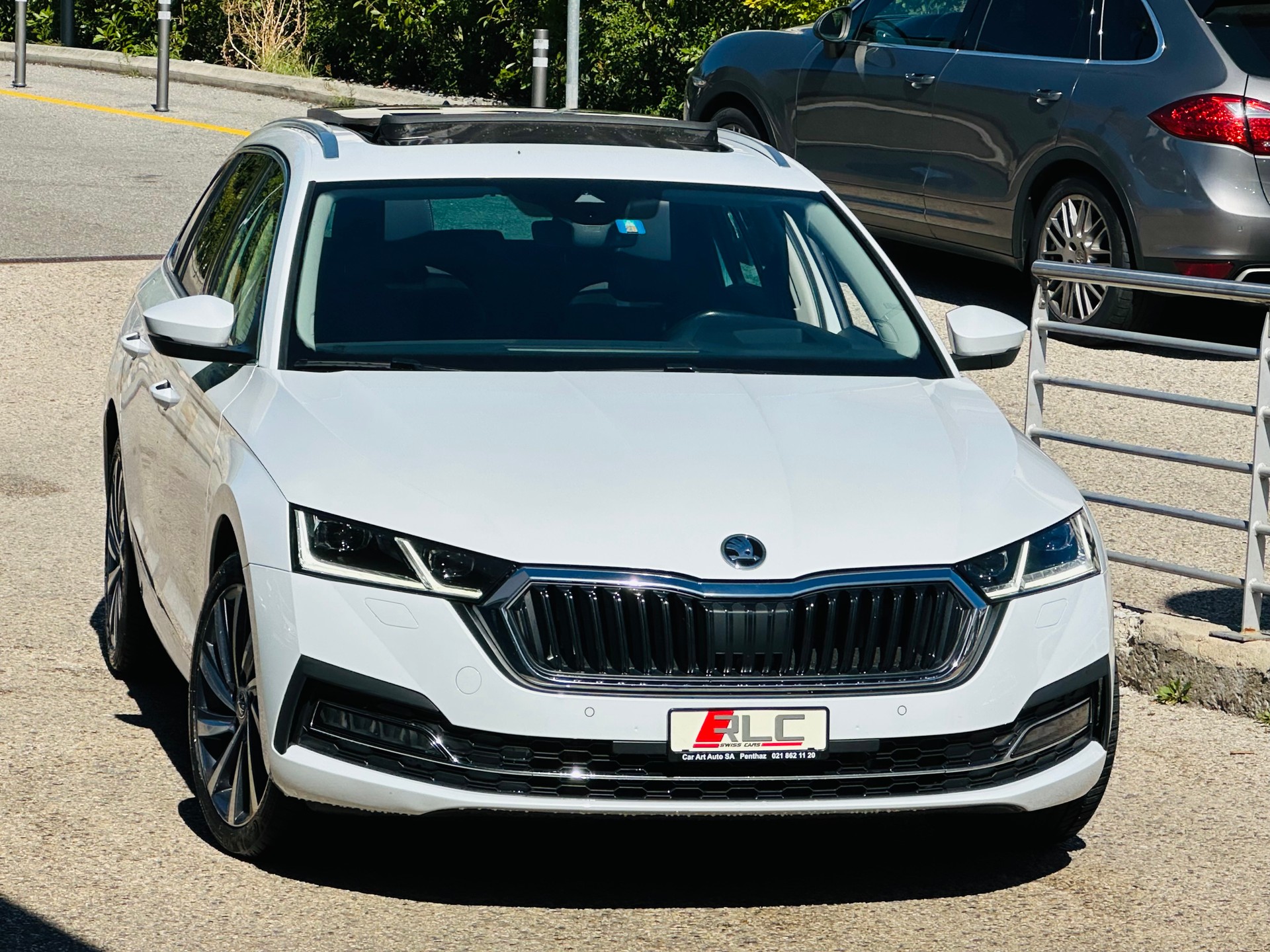 SKODA Octavia Combi 1.4 TSI PHEV DSG Style-image-1