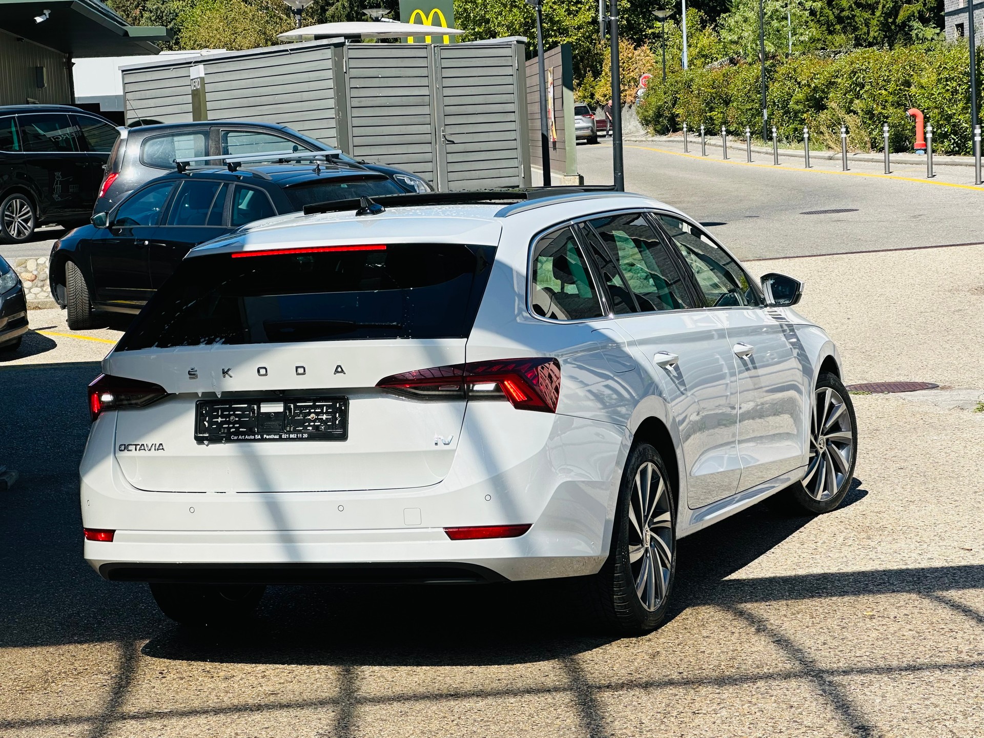 SKODA Octavia Combi 1.4 TSI PHEV DSG Style-image-7