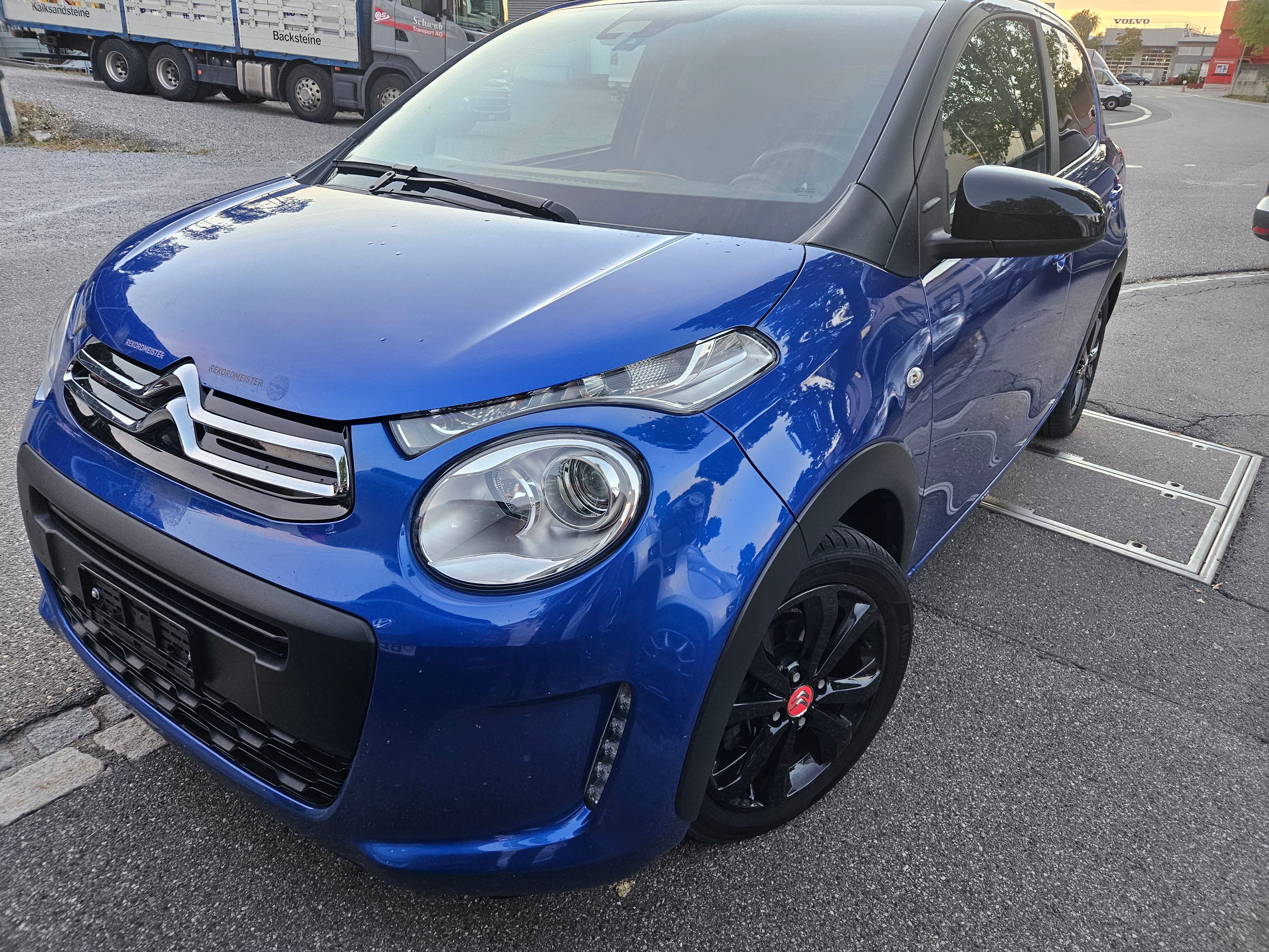Car photo