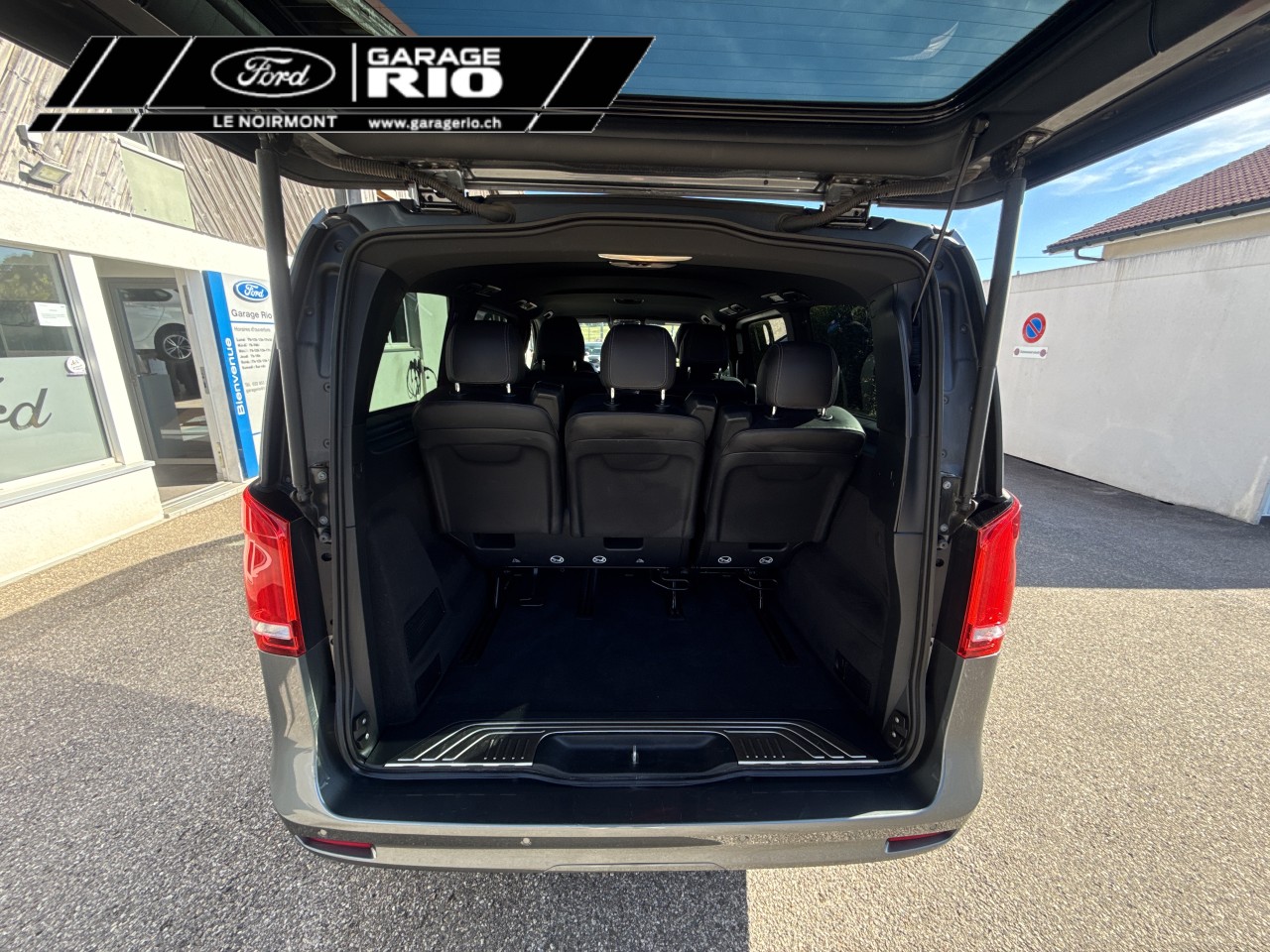 MERCEDES-BENZ V 300 d lang Avantgarde 4Matic 9G-Tronic-image-5