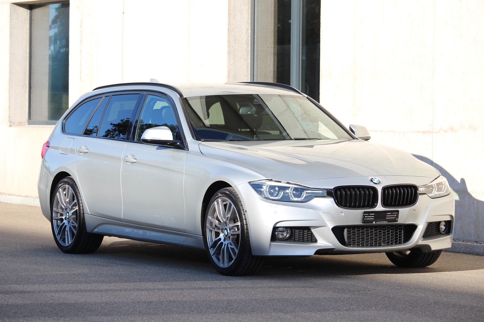 BMW 320d xDrive Touring Edition M Sport Steptronic *Facelift Model *19 Zoll M-Aluräder *CH-Fahrzeug