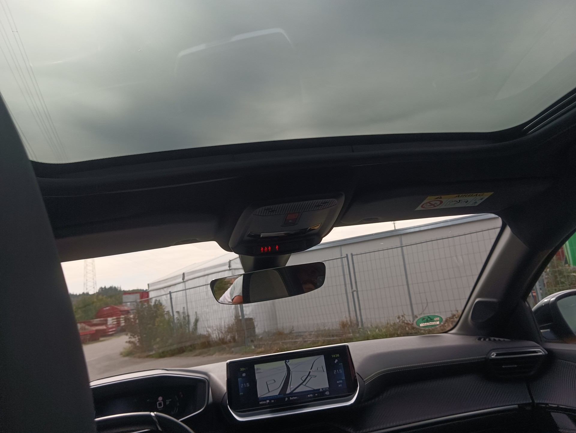 PEUGEOT 208 Elektrik Active-image-7