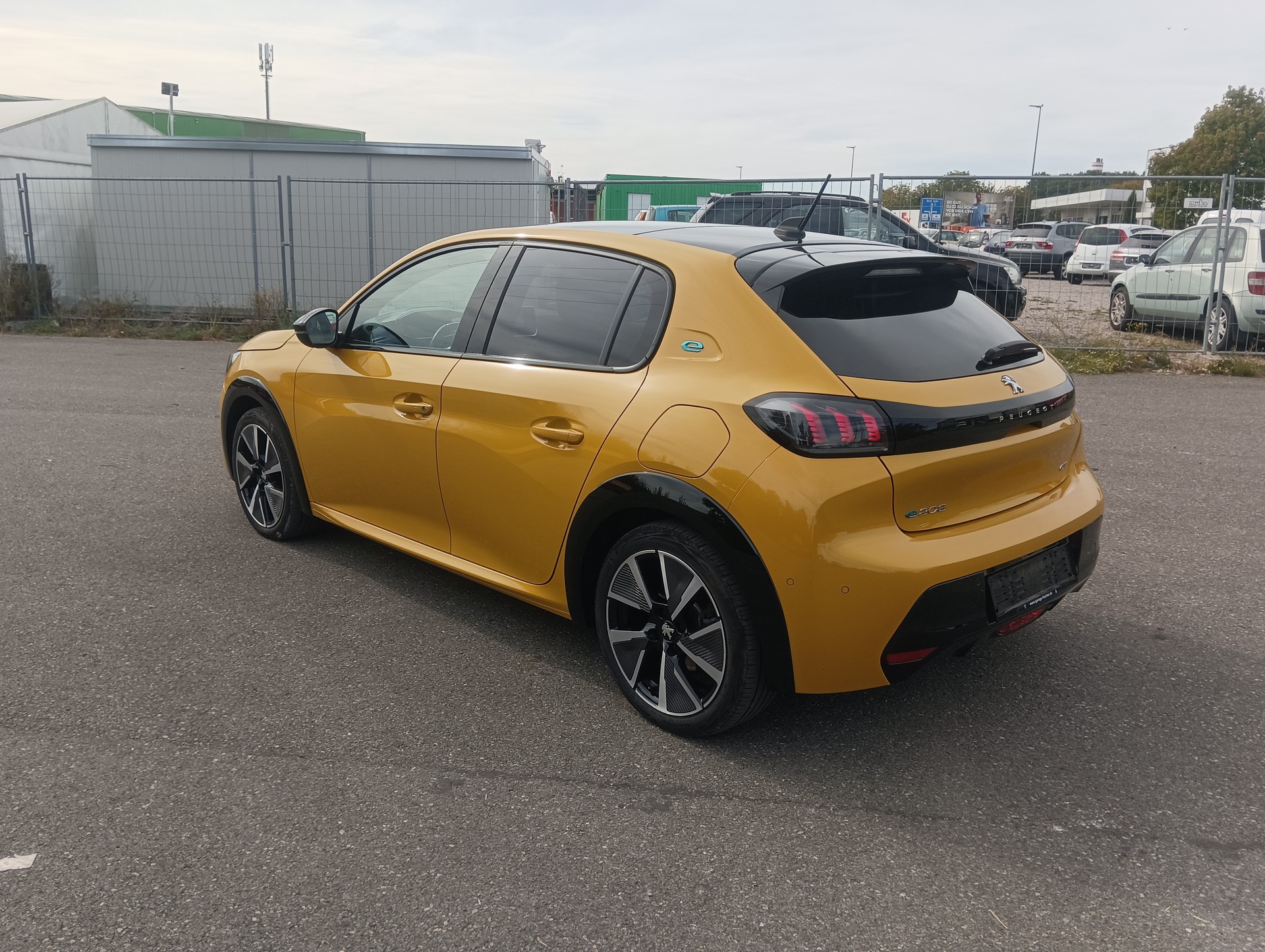 PEUGEOT 208 Elektrik Active-image-2