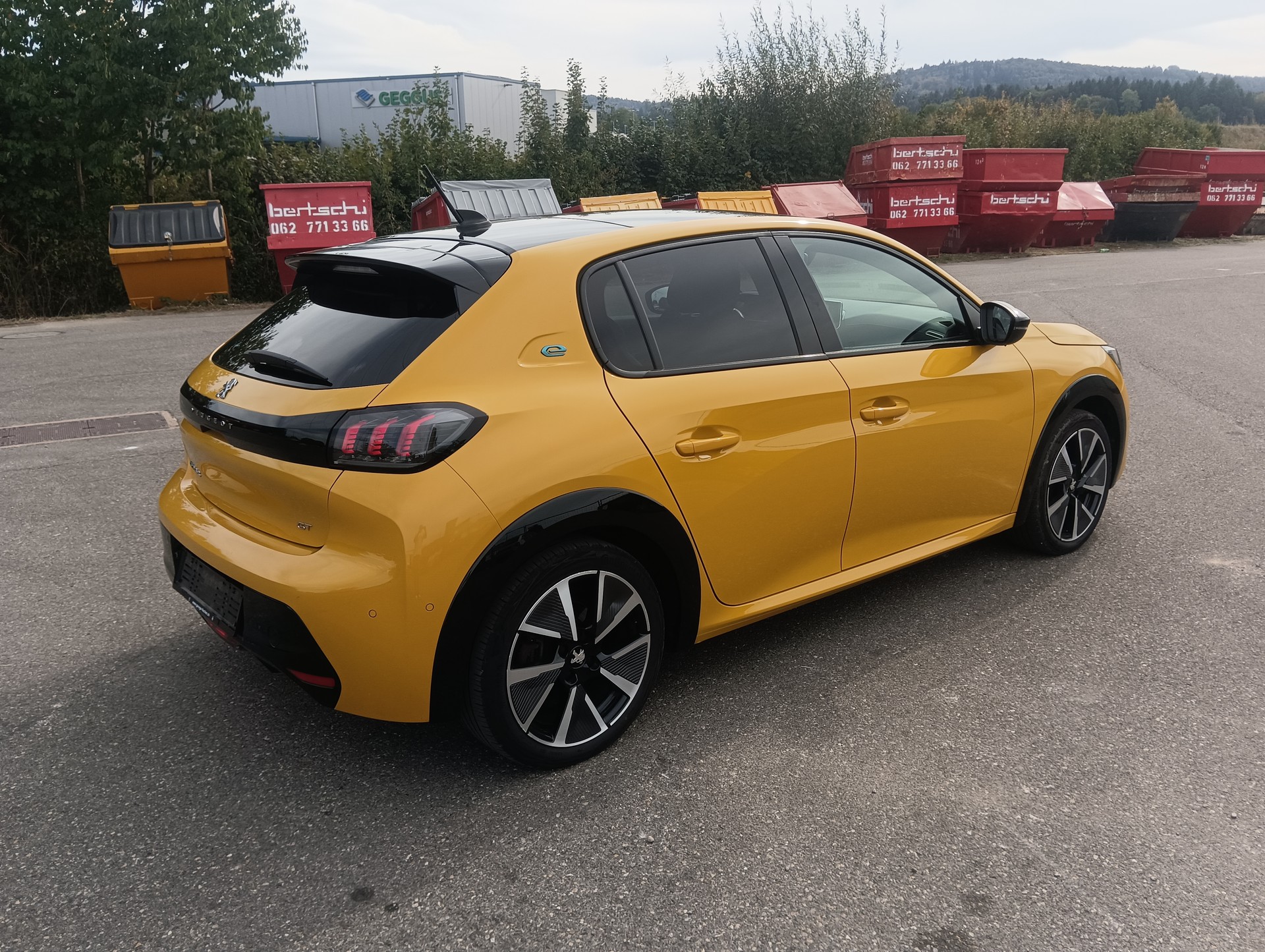 PEUGEOT 208 Elektrik Active-image-4