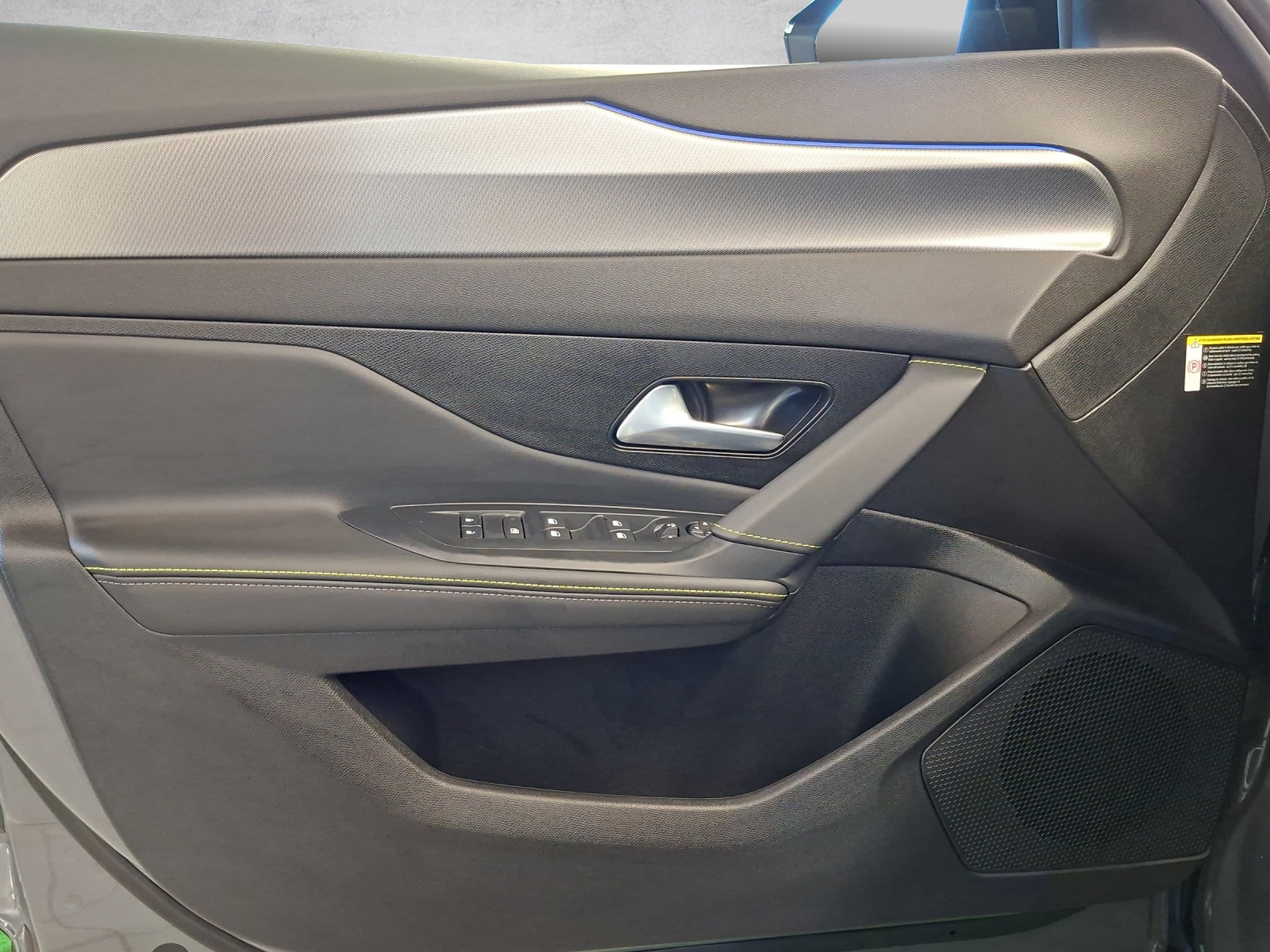 PEUGEOT 408 1.6 PHEV 225 GT Exclusive-image-13