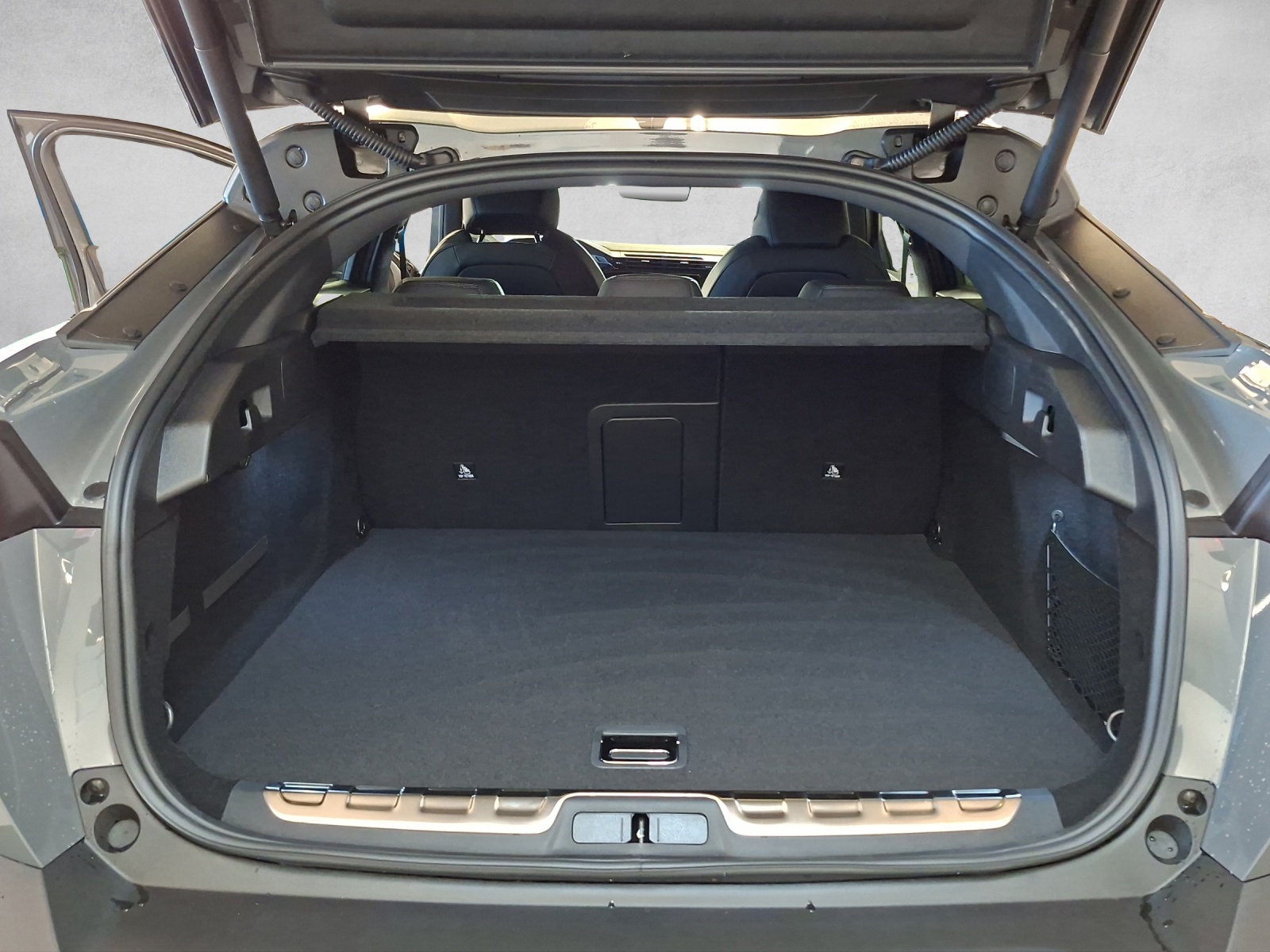 PEUGEOT 408 1.6 PHEV 225 GT Exclusive-image-15