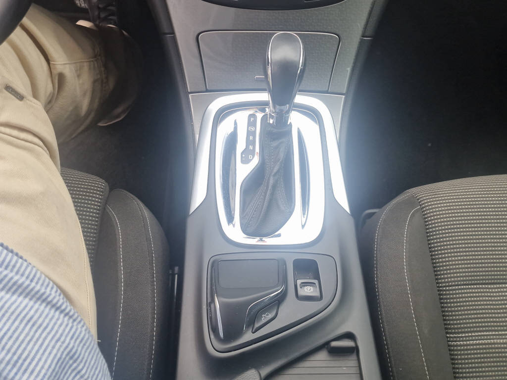 OPEL Insignia Sports Tourer 2.0 CDTi 130 Edition-image-10
