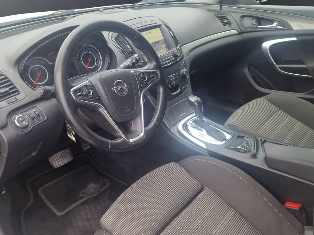 OPEL Insignia Sports Tourer 2.0 CDTi 130 Edition-image-8