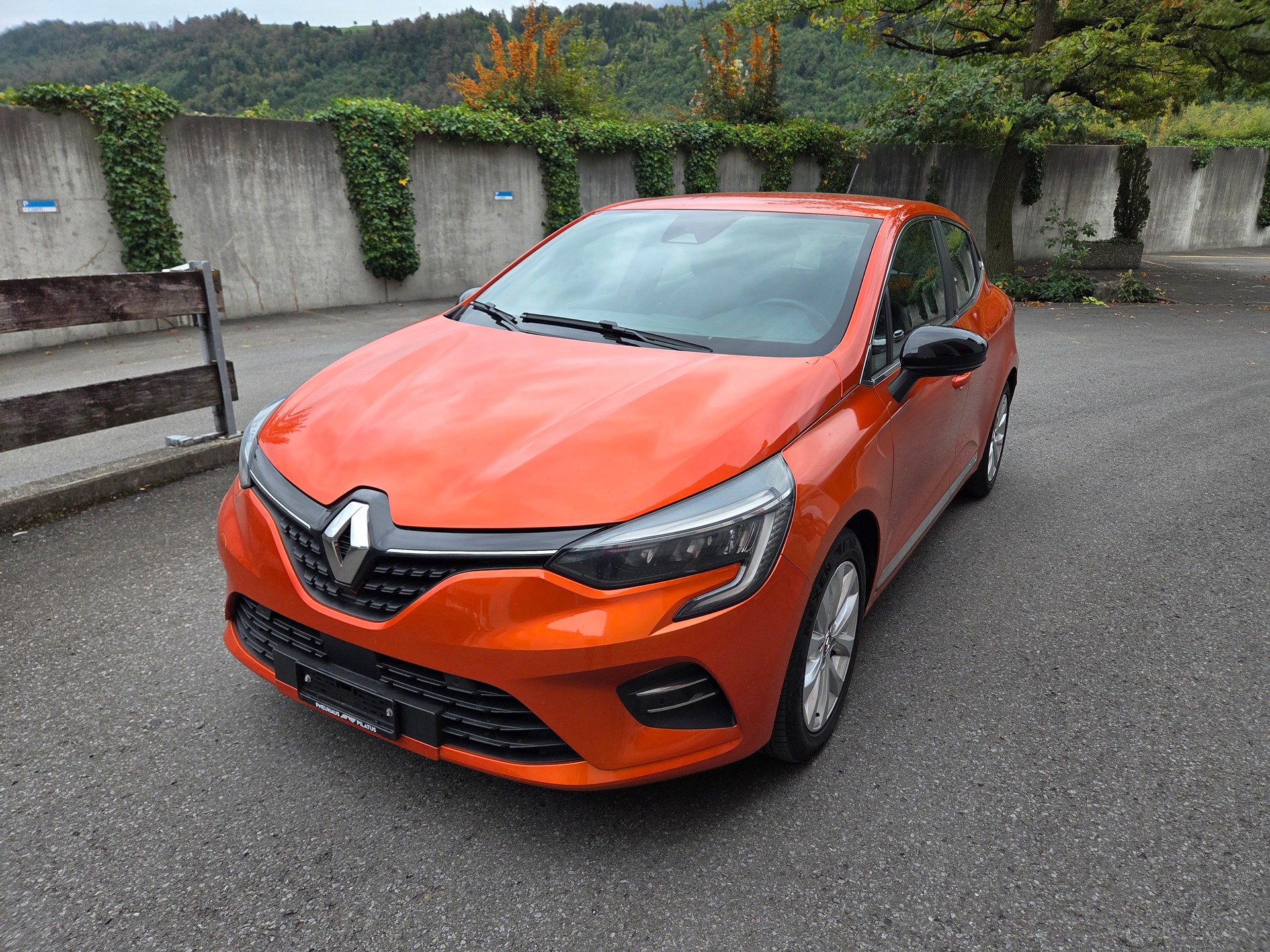 RENAULT Clio 1.6 E-Tech Intens-image-0