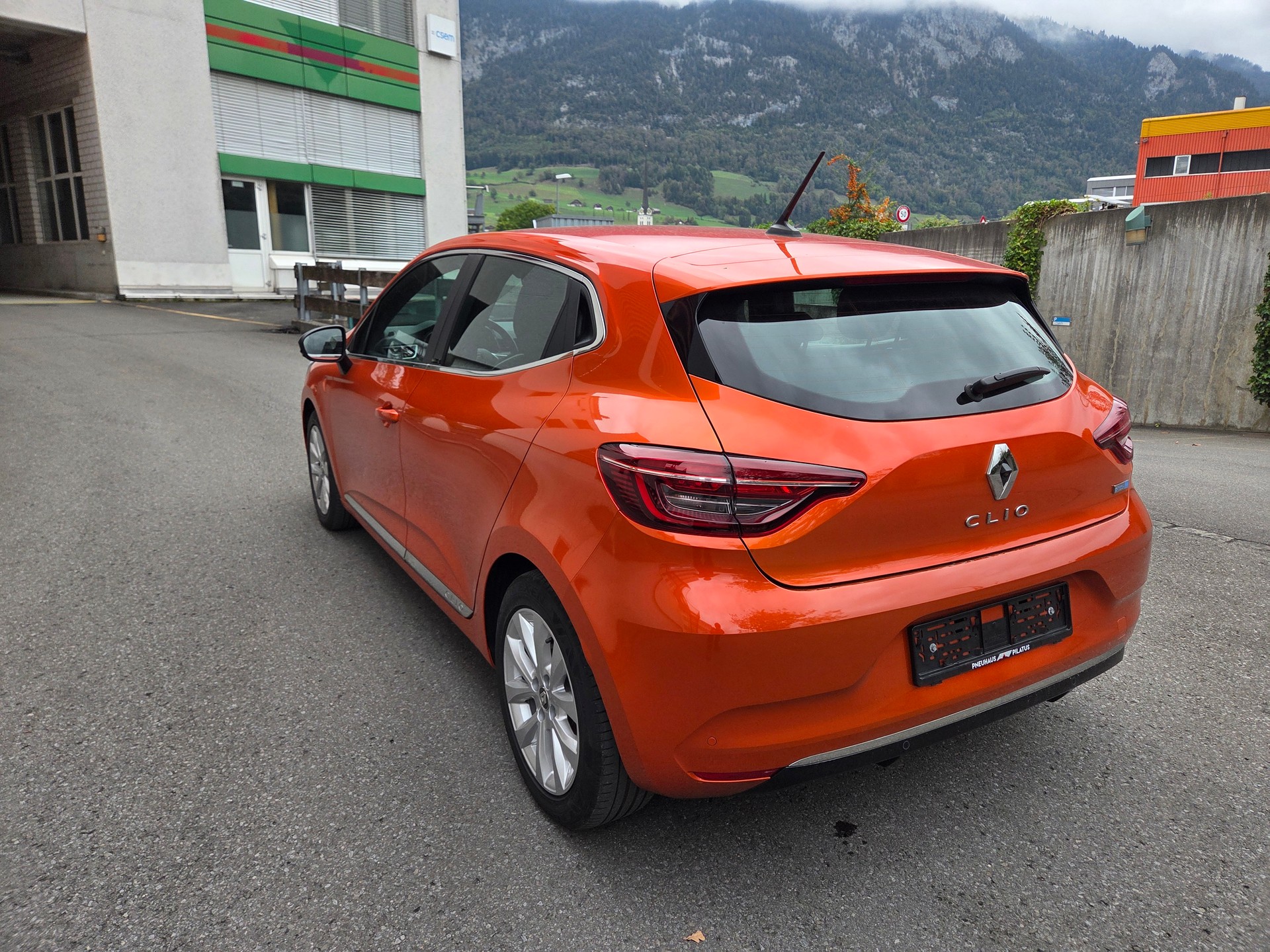 RENAULT Clio 1.6 E-Tech Intens-image-3