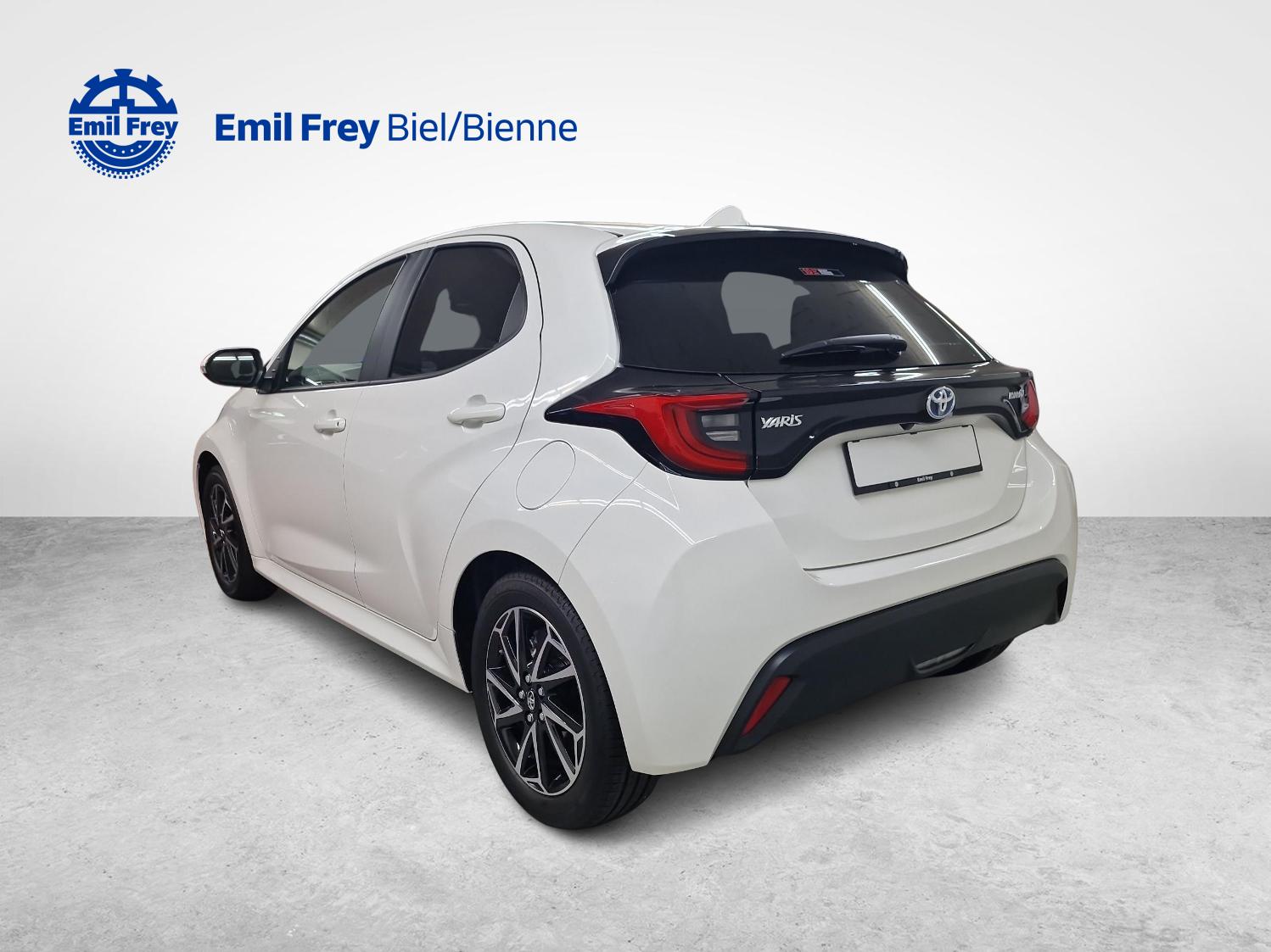 TOYOTA Yaris 1.5 VVT-i HSD Trend-image-2
