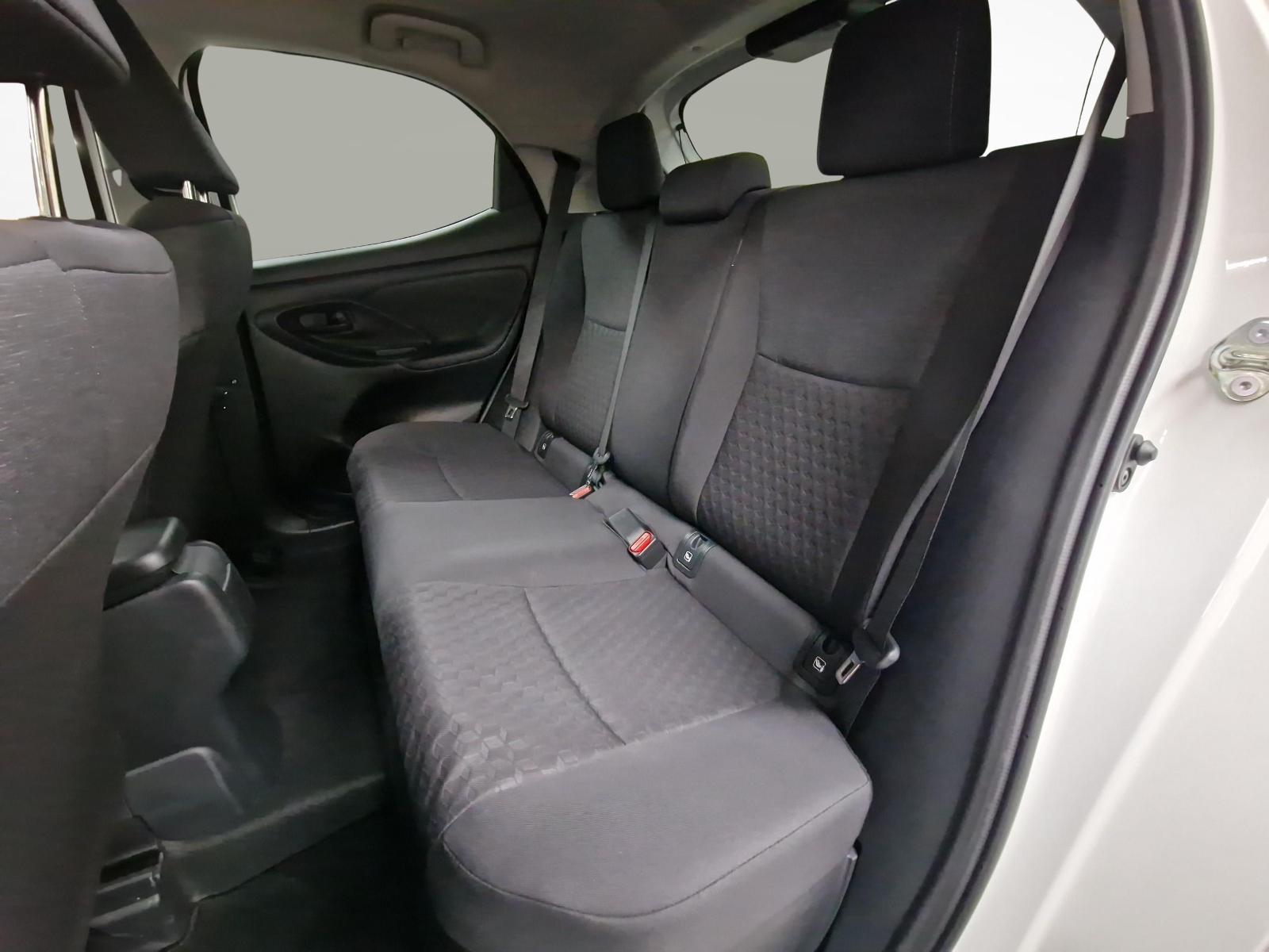 TOYOTA Yaris 1.5 VVT-i HSD Trend-image-10