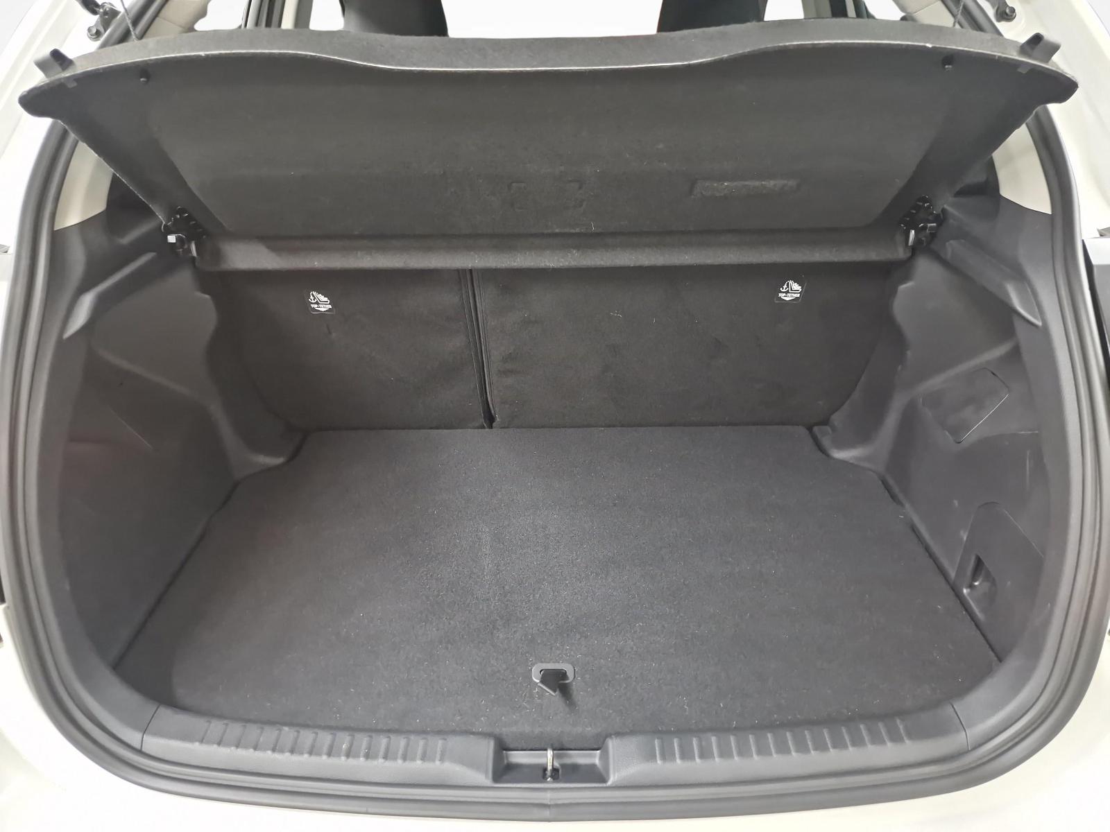 TOYOTA Yaris 1.5 VVT-i HSD Trend-image-11