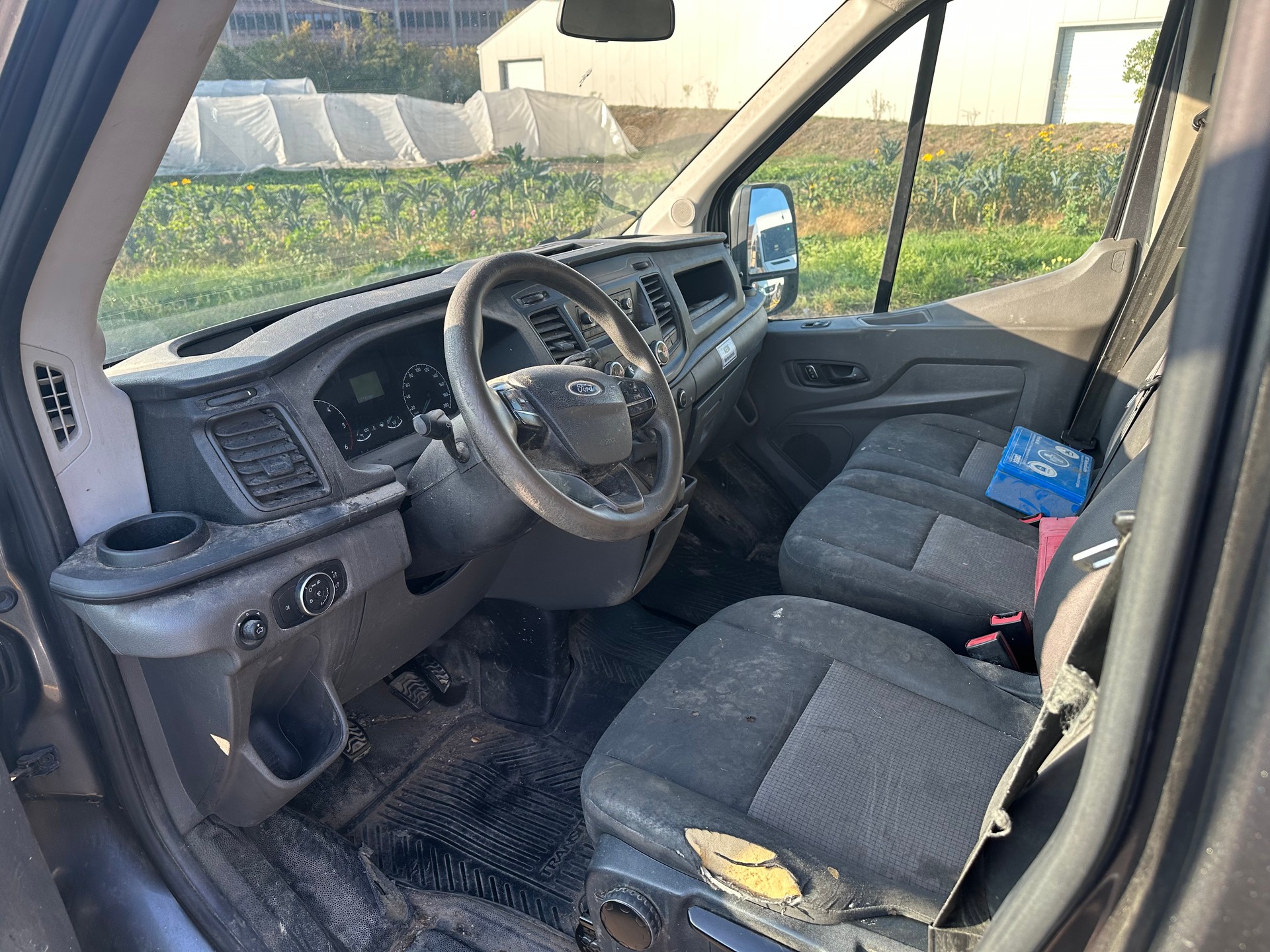 FORD Transit Van 350 L3 Trend 2.0 TDCi 130 RWD-image-4