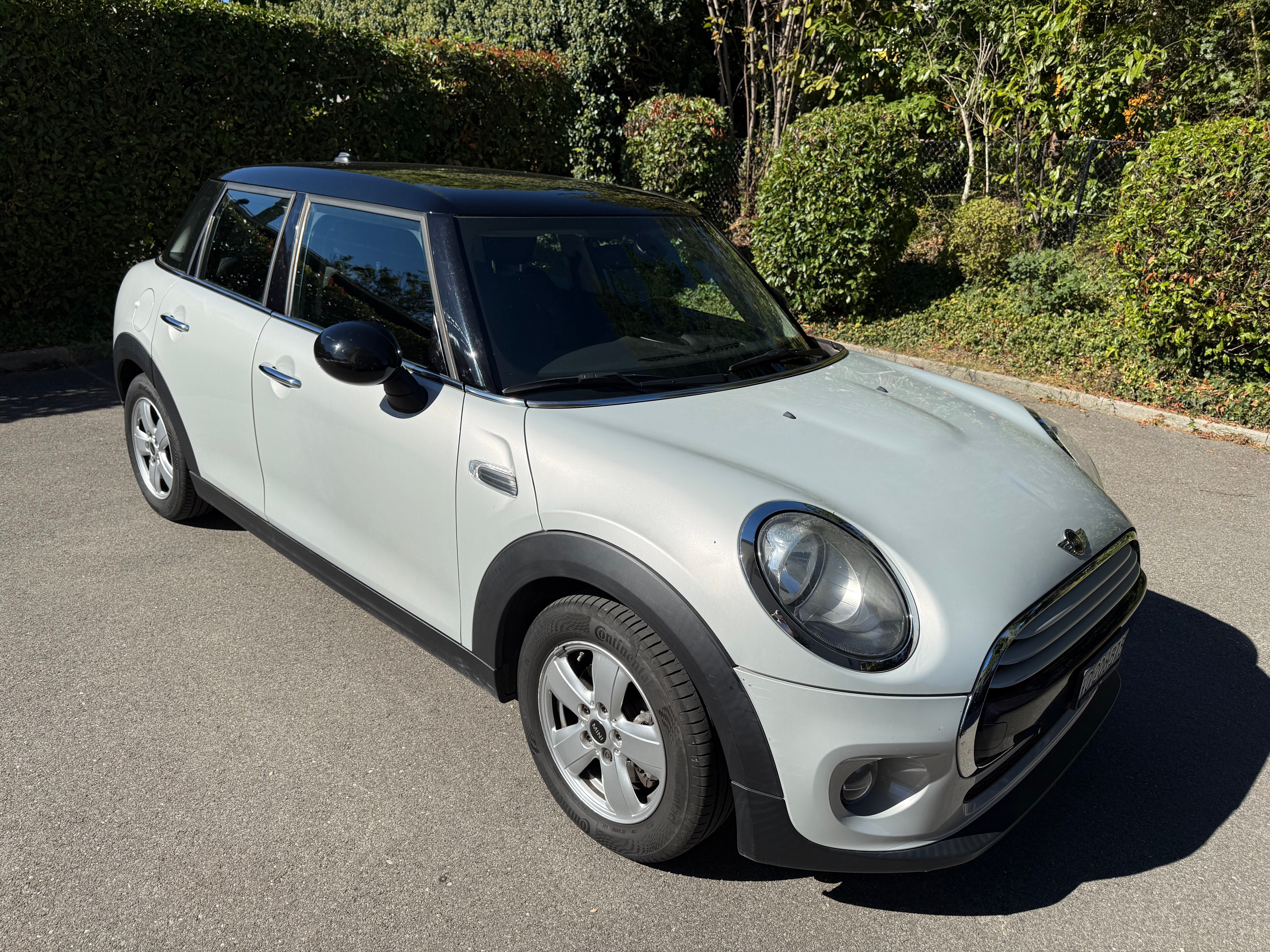 Car photo