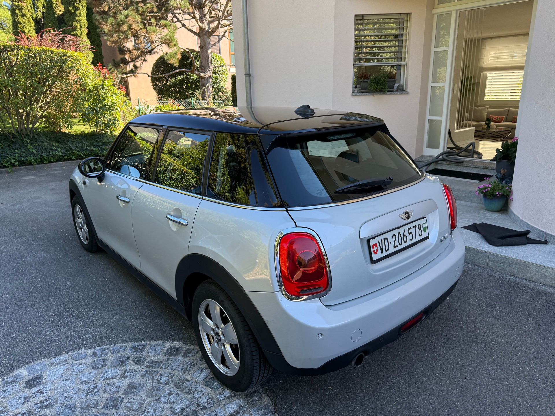 MINI 1.5i Cooper-image-1