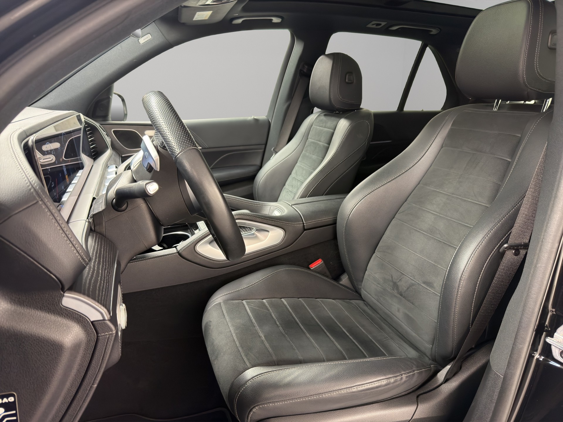 MERCEDES-BENZ GLE-Klasse GLE 300 d AMG Line 4matic-image-7